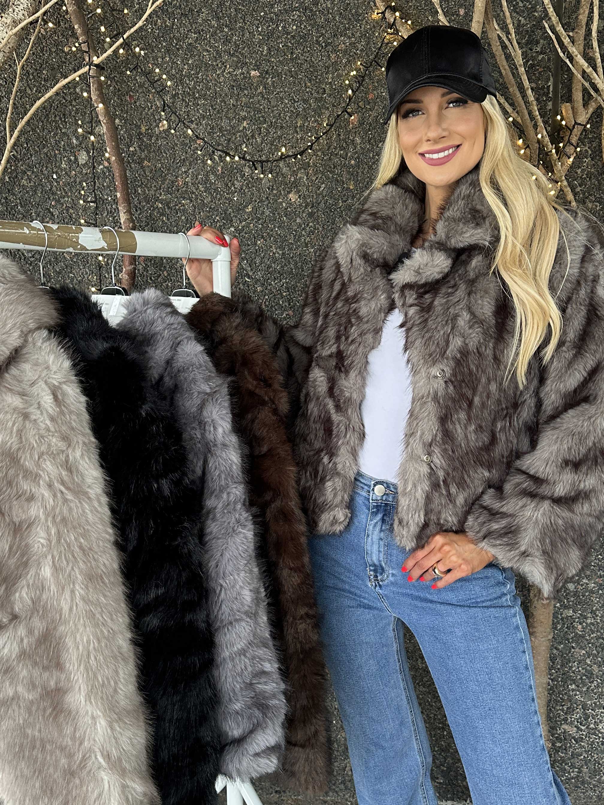 Charlene - Kort blød faux fur jakke