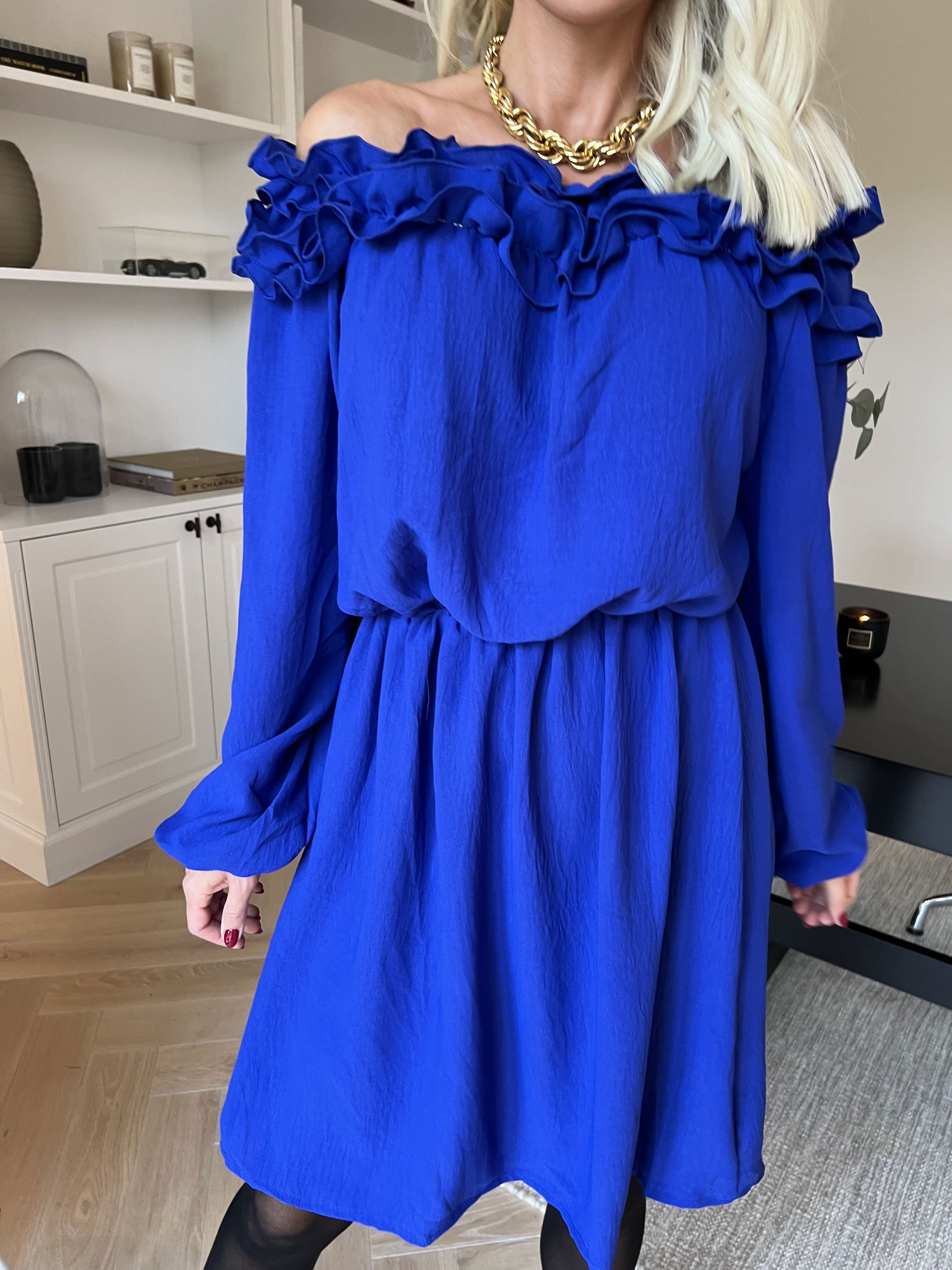 Chili Fitted Dress - Sød kjole med flæsekant og elastik i taljen