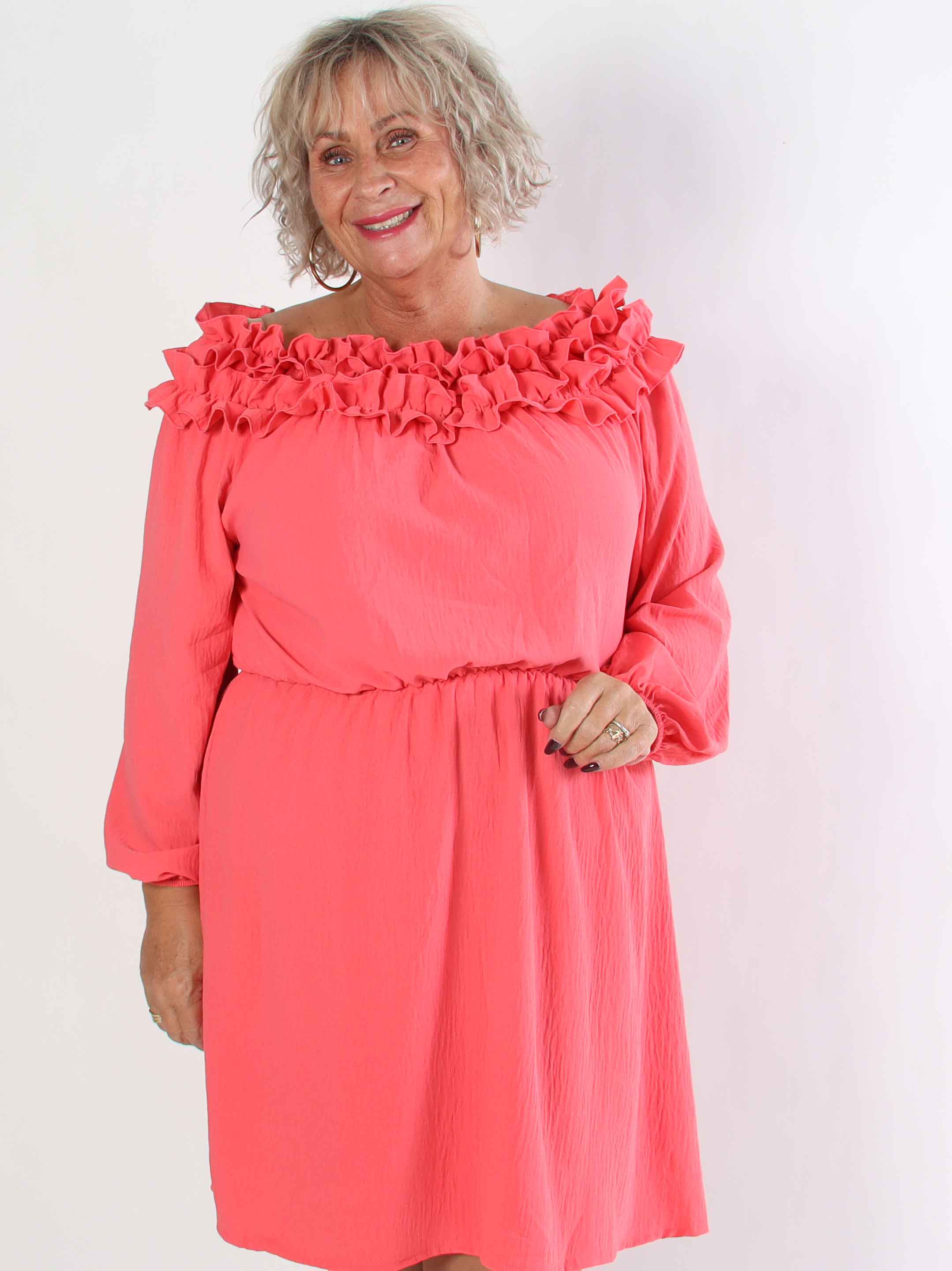 Chili Fitted Dress - Plus size kjole med flæsekant og elastik i taljen