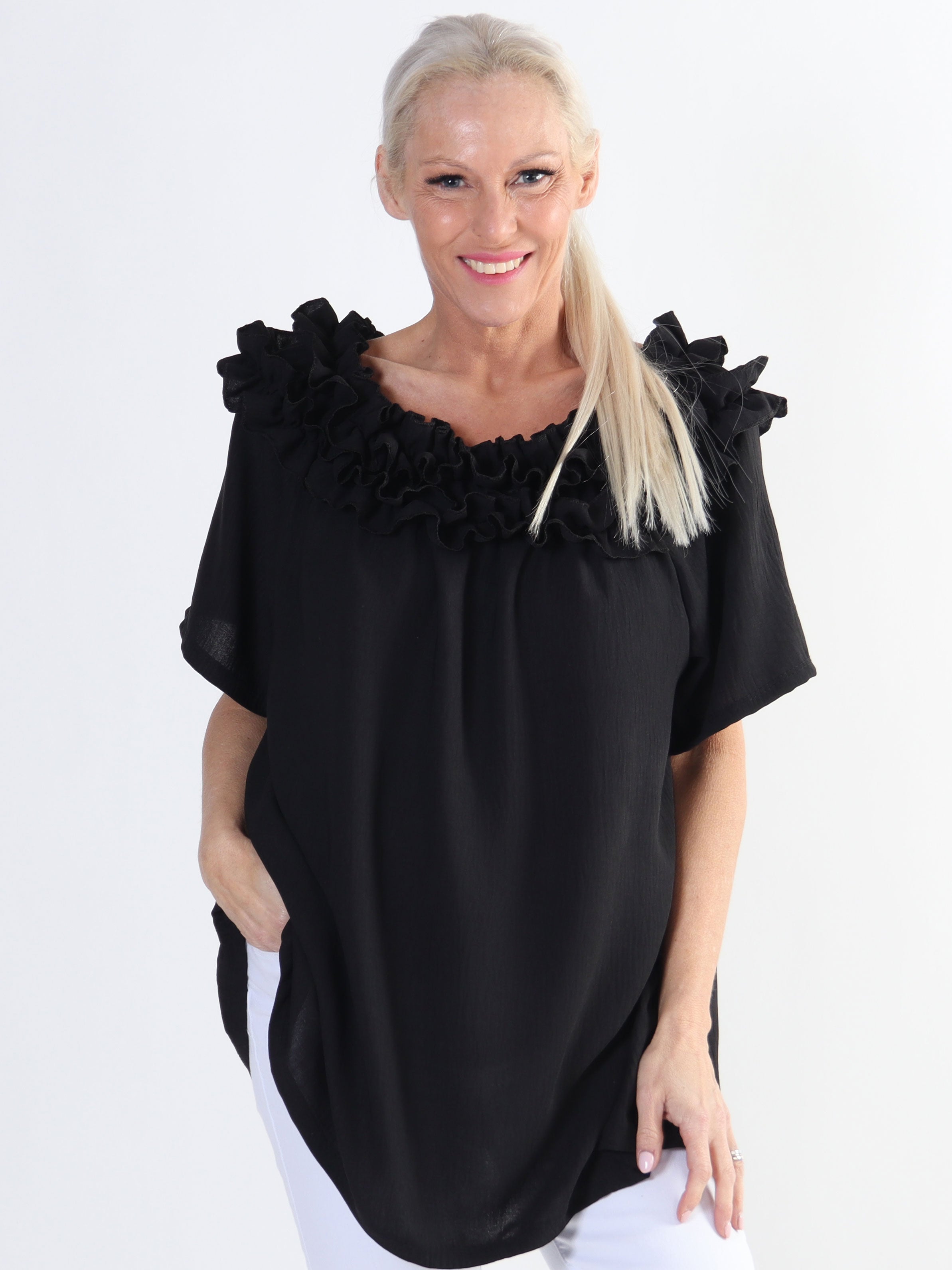 Chili Sleeveless - Plus size tunika med elastik og flæser i udskæringen