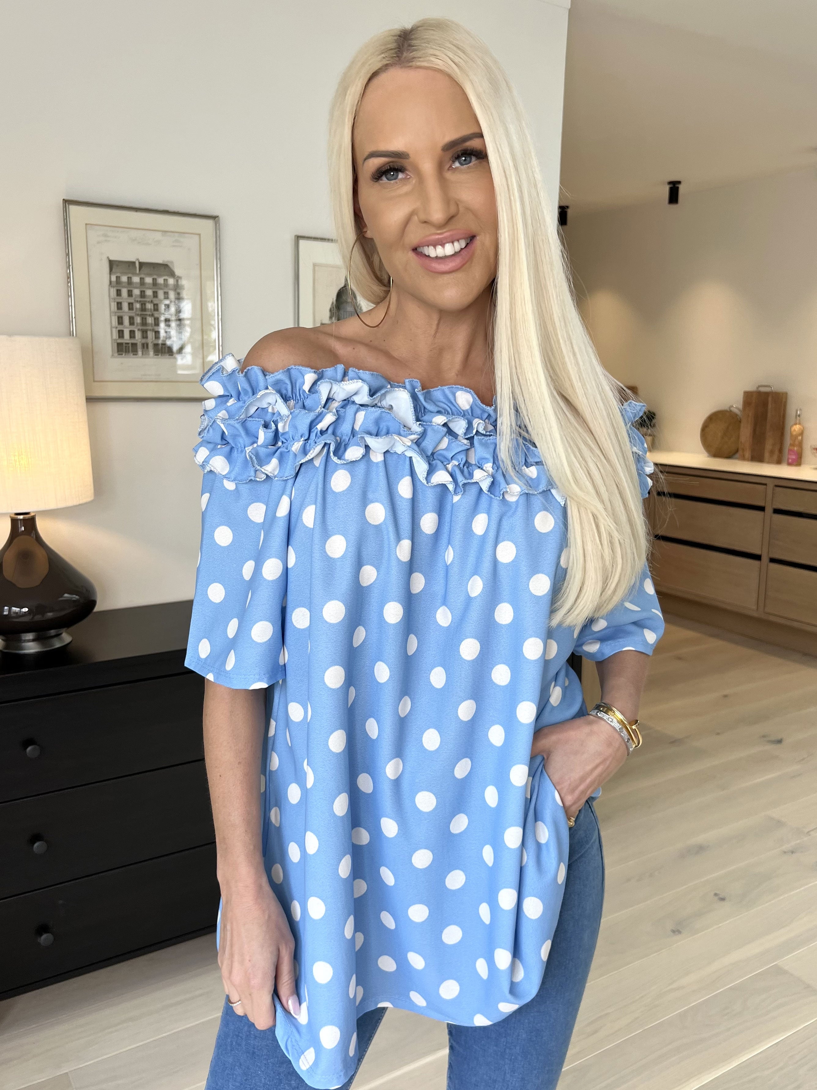 Chili Sleeveless Dot - Tunika med prikker og flæser