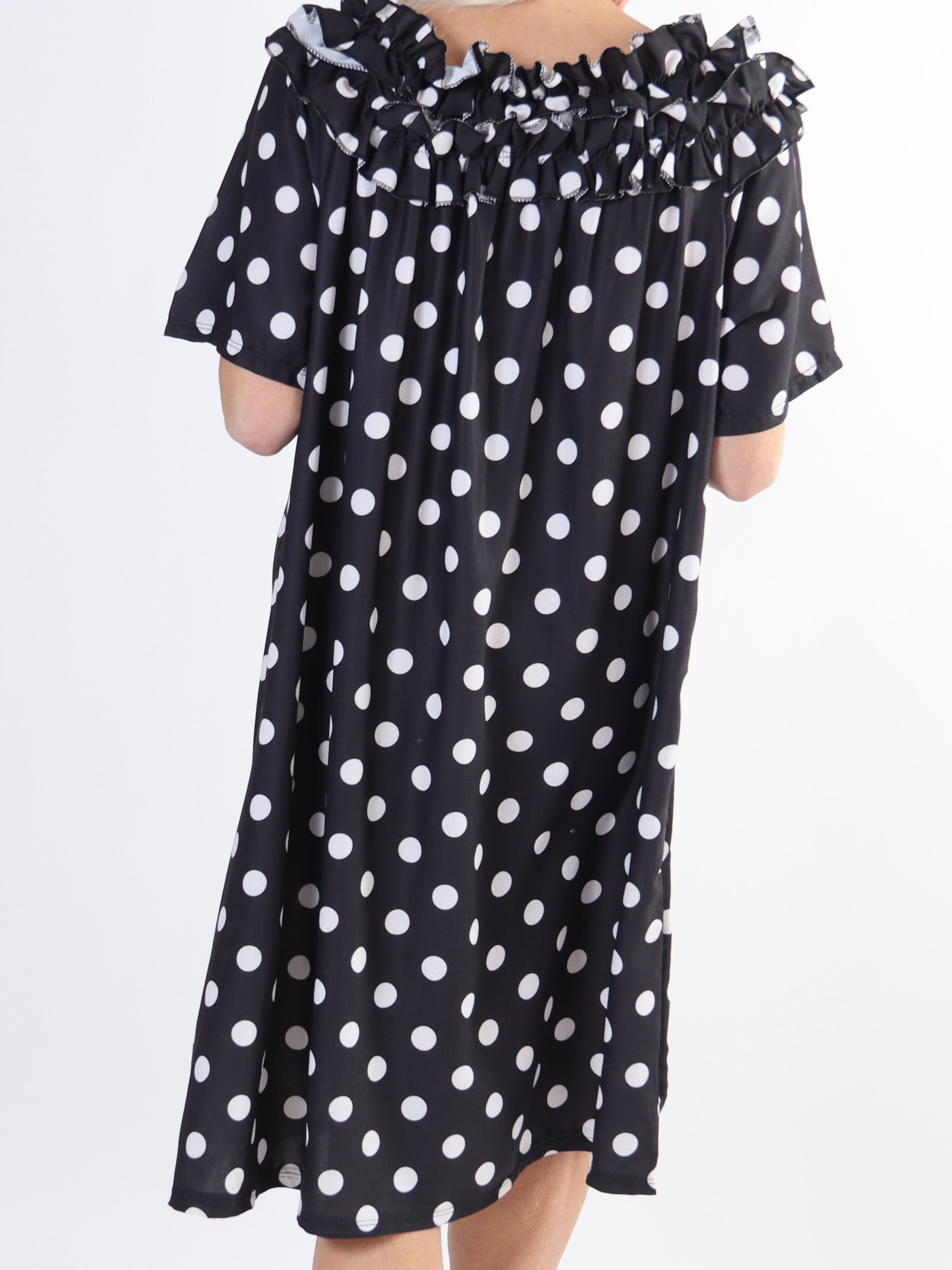 Chili Sleeveless Dress Dot - Plus size kjole med prikker og flæser