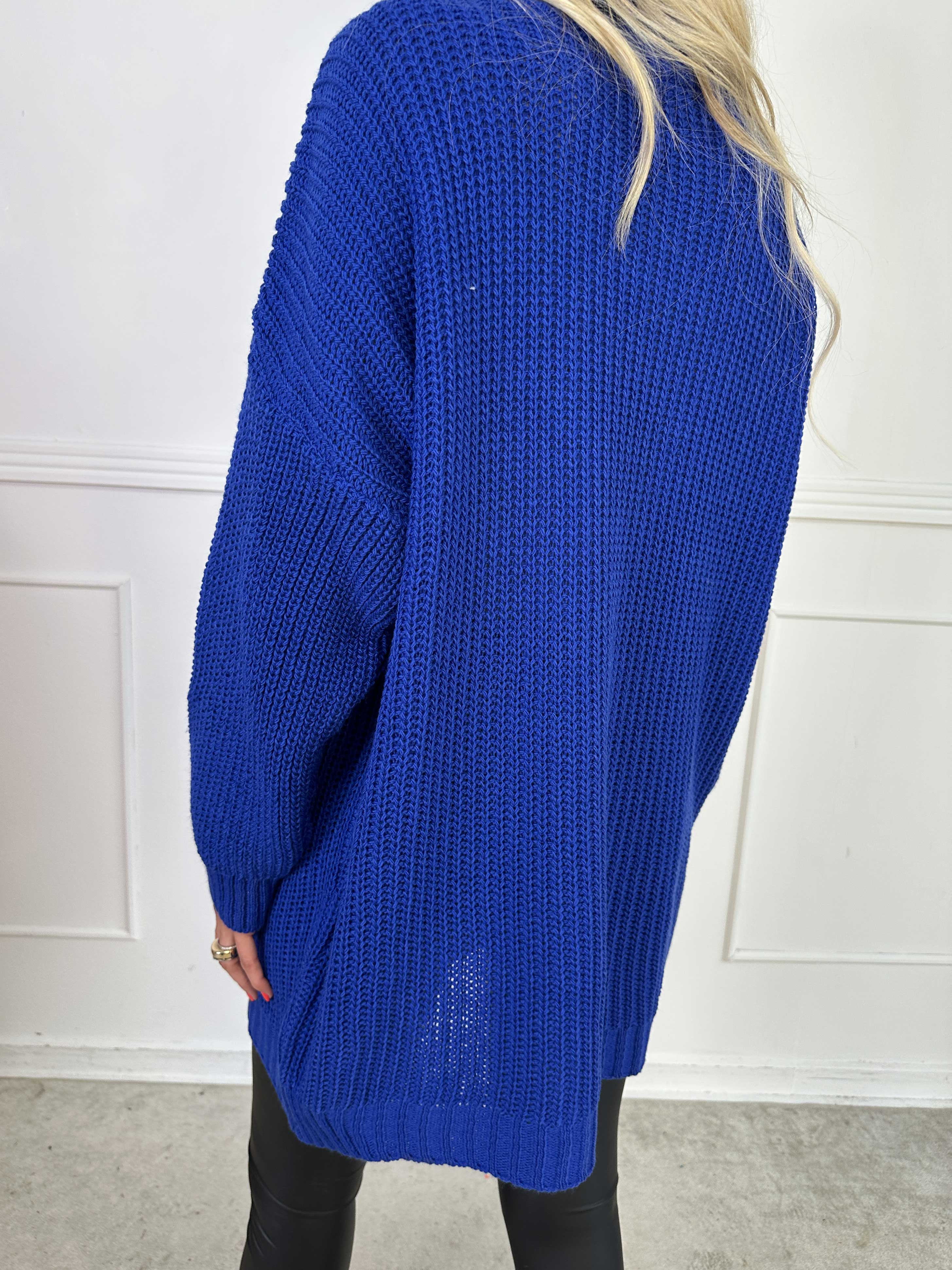 Cindy - Ensfarvet hyggelig striktrøje med rullekrave