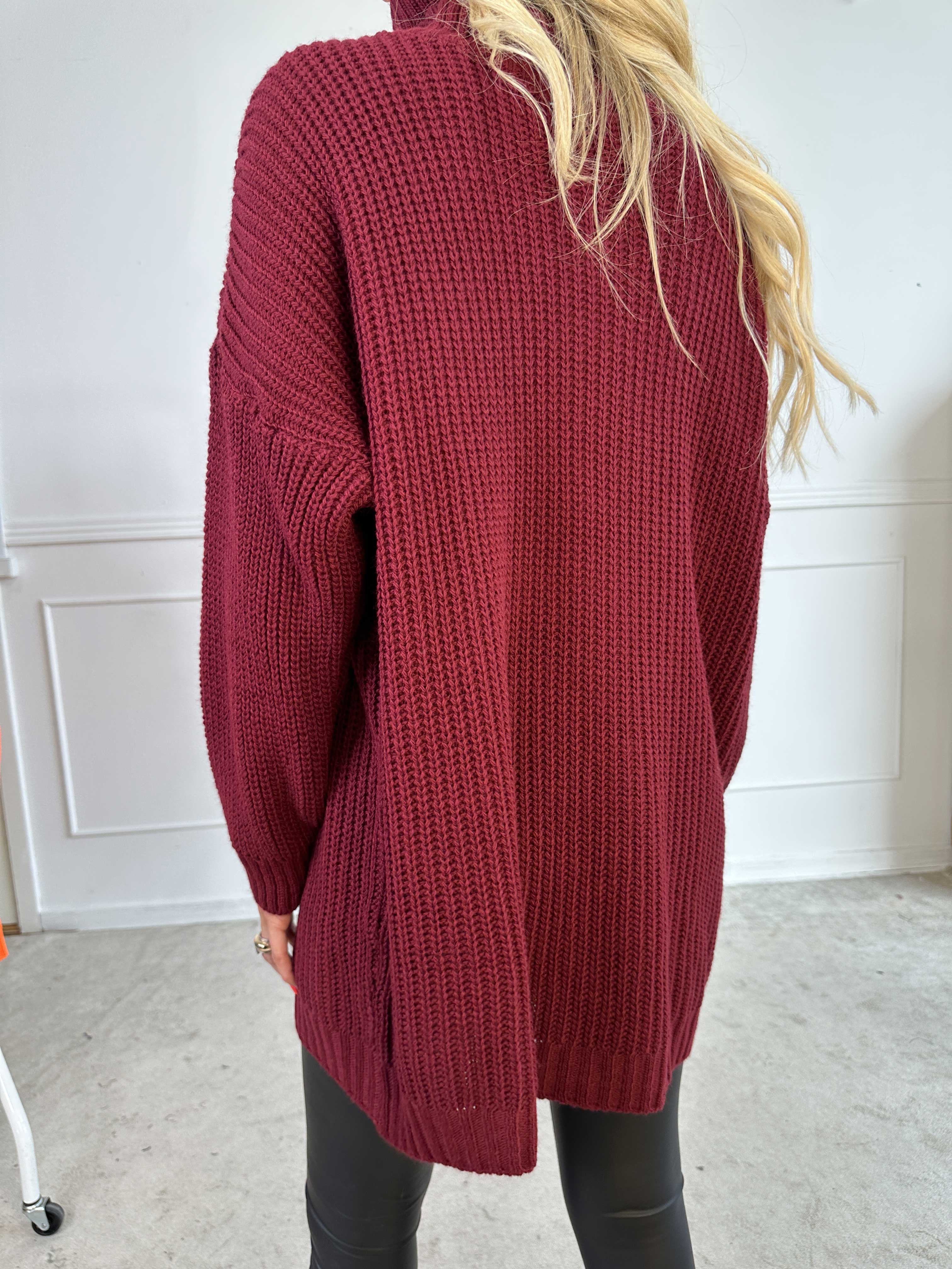 Cindy - Ensfarvet hyggelig striktrøje med rullekrave