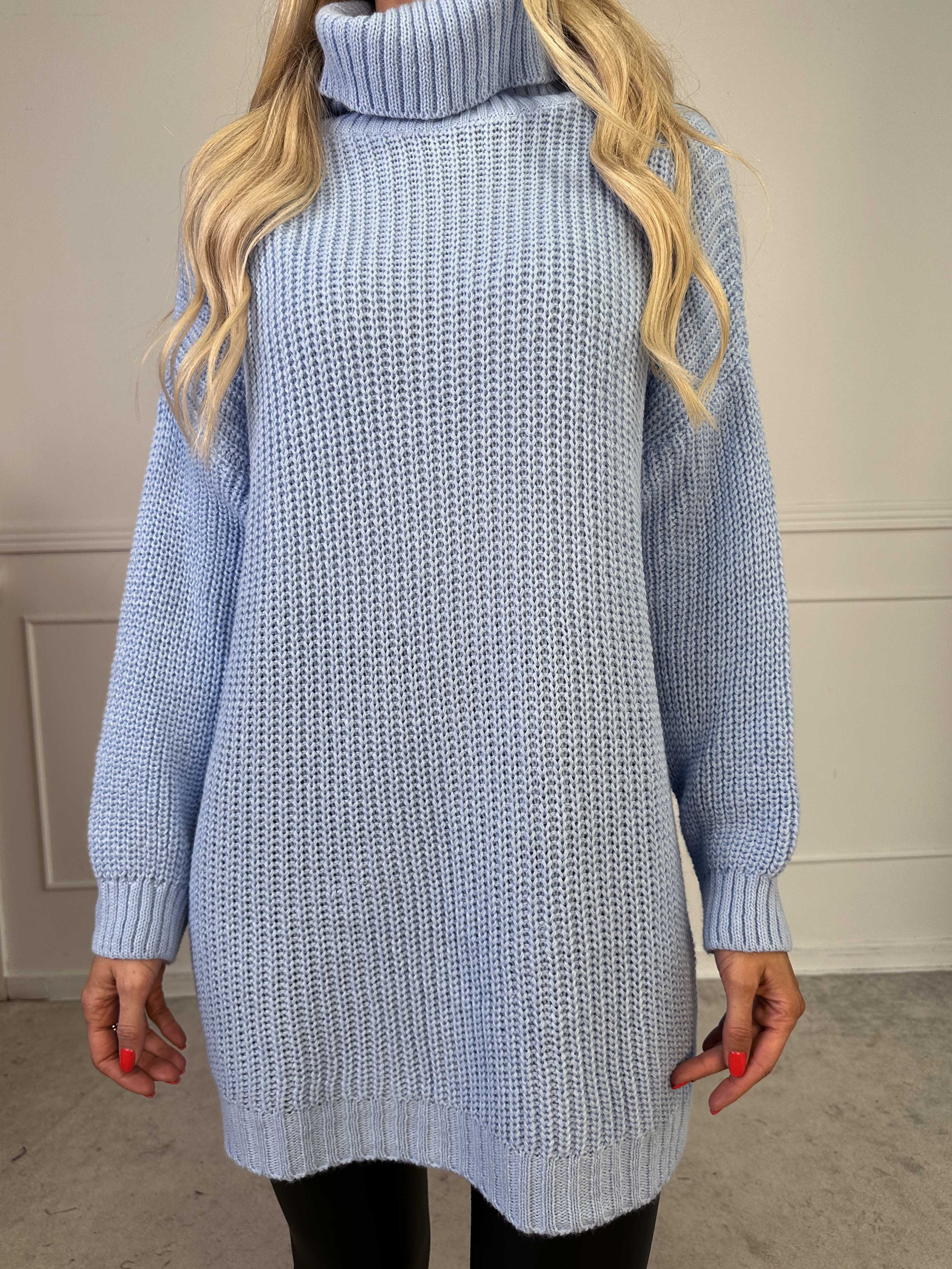 Cindy - Ensfarvet hyggelig striktrøje med rullekrave