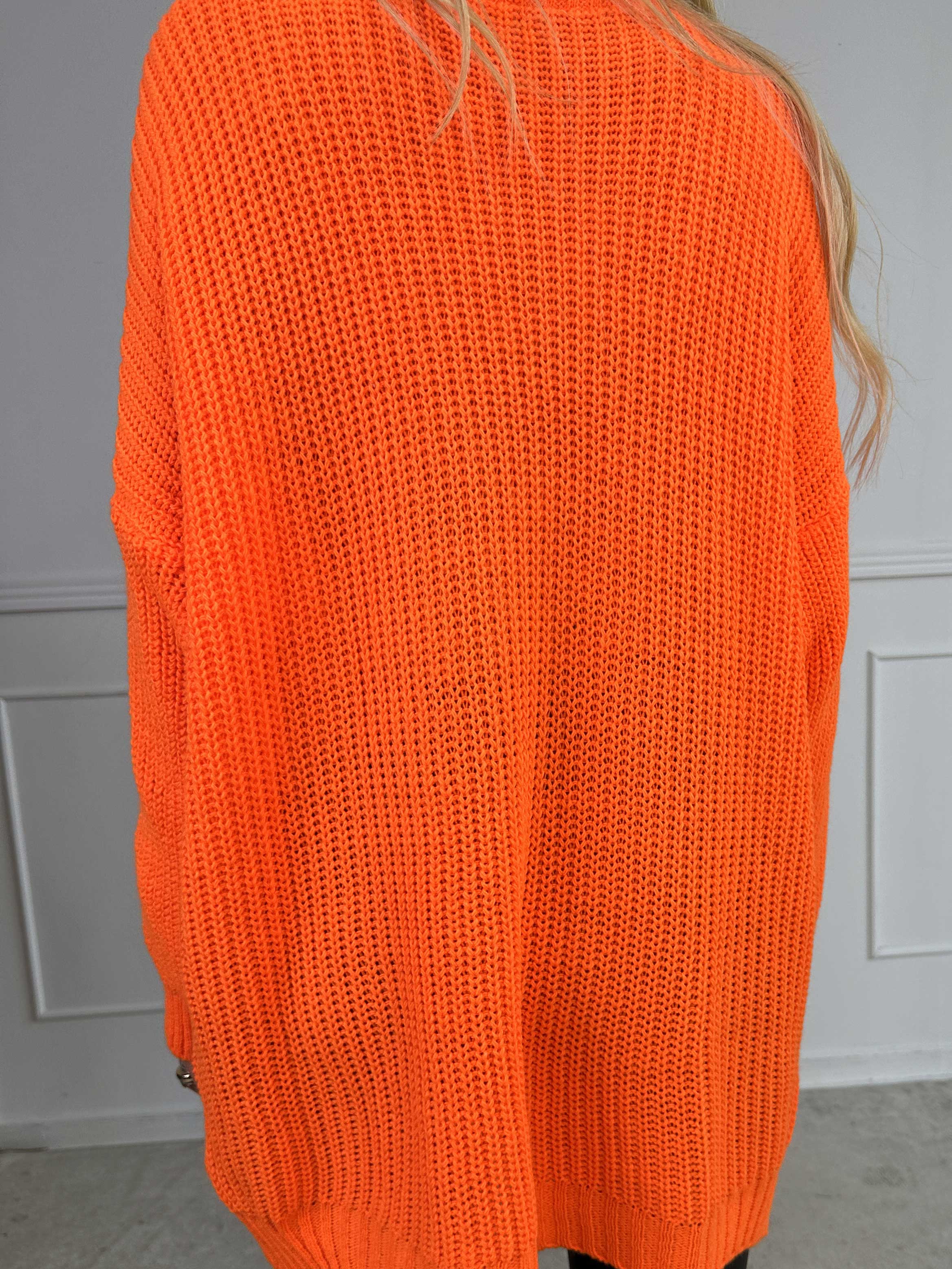 Cindy - Ensfarvet hyggelig striktrøje med rullekrave