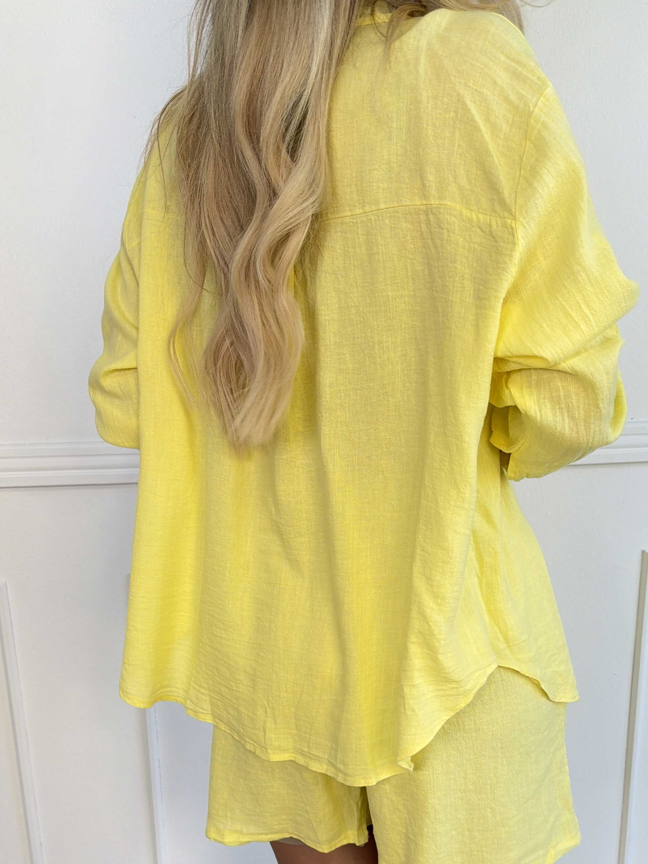 Clara Shirt - Ensfarvet skjorte i viskose og hør