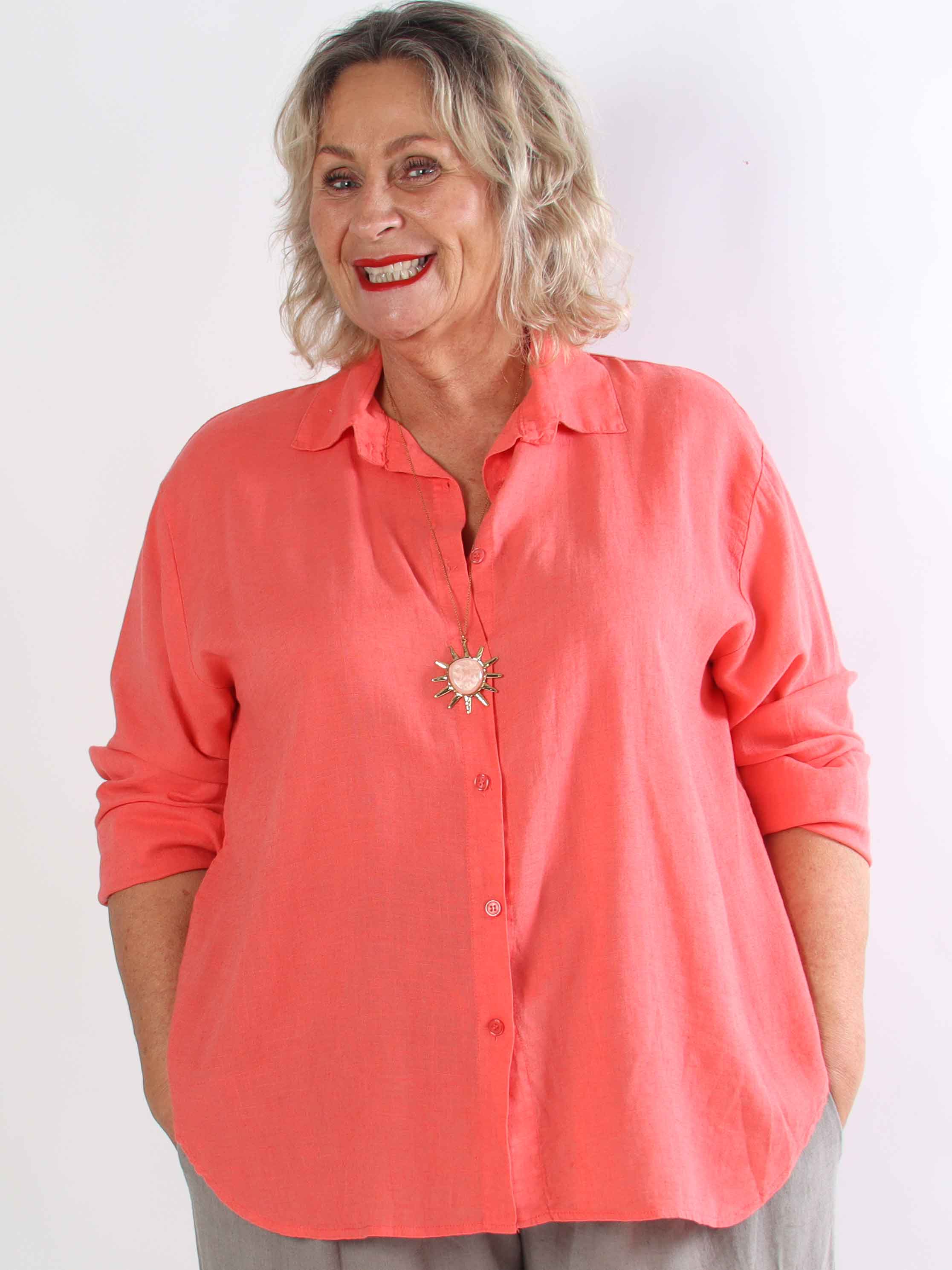 Clara Shirt - Ensfarvet plus size skjorte i viskose og hør