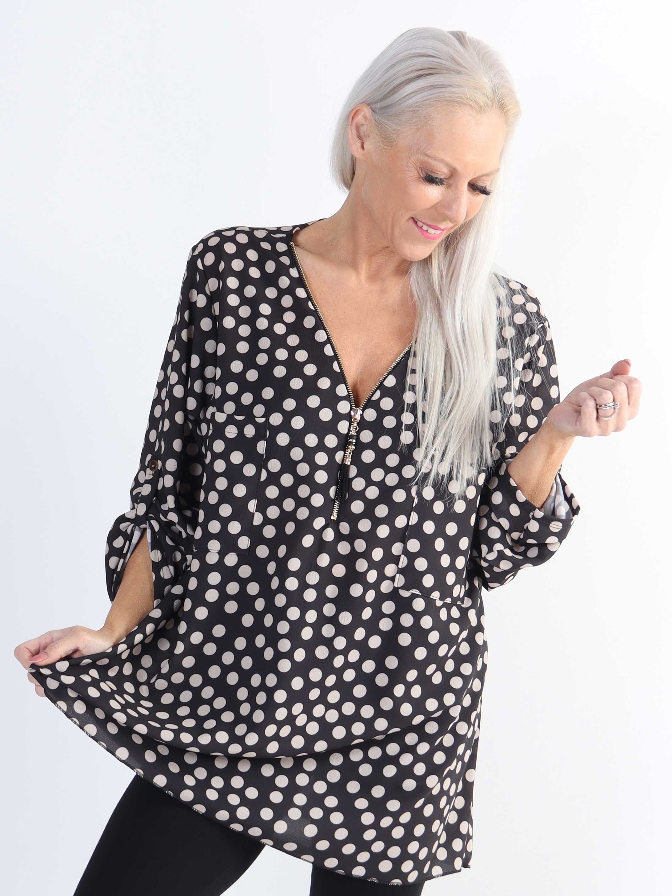 Claudia Dot - Plus size tunika med prikker og lynlås