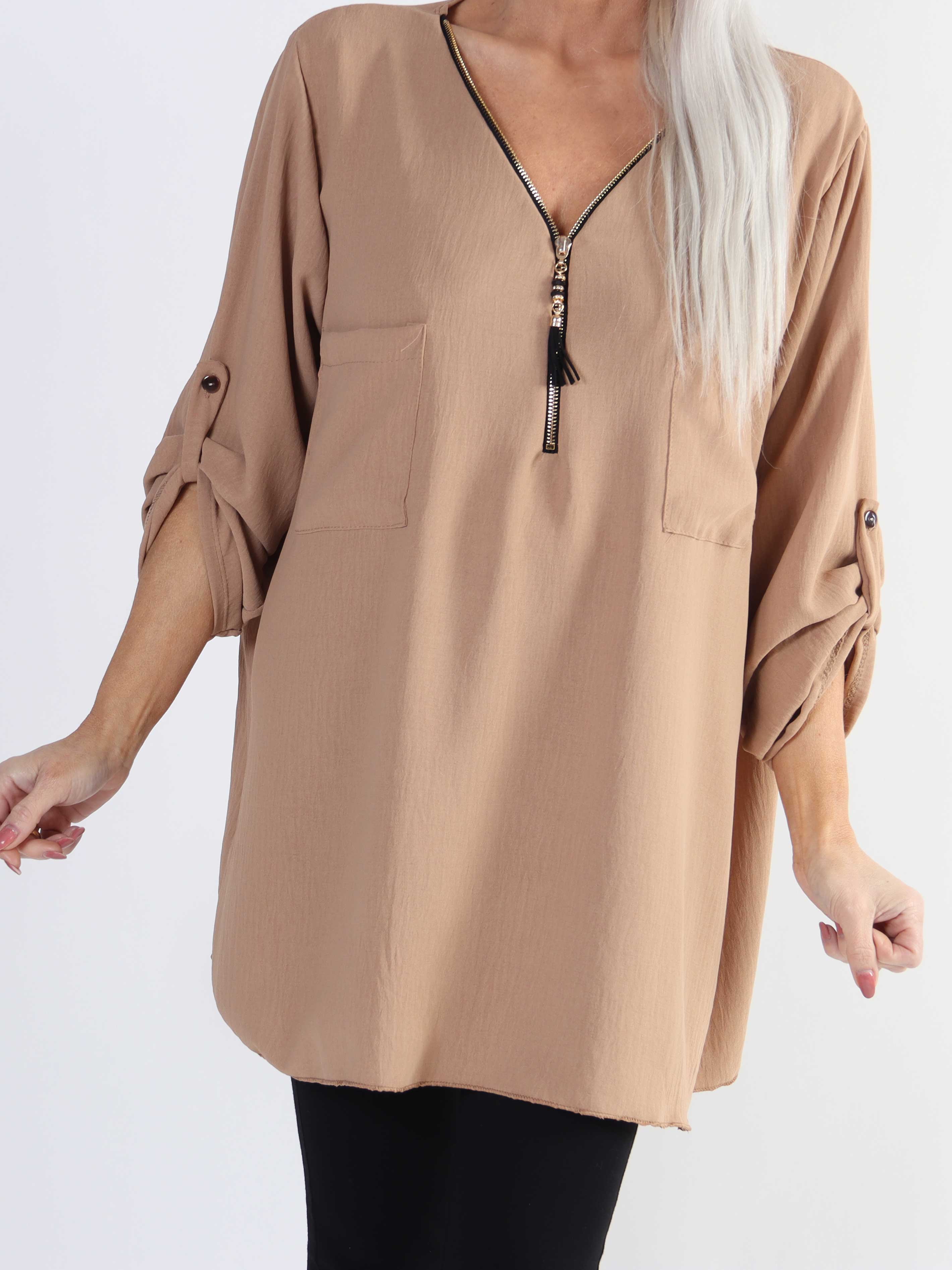 Claudia - Ensfarvet plus size tunika med lynlås