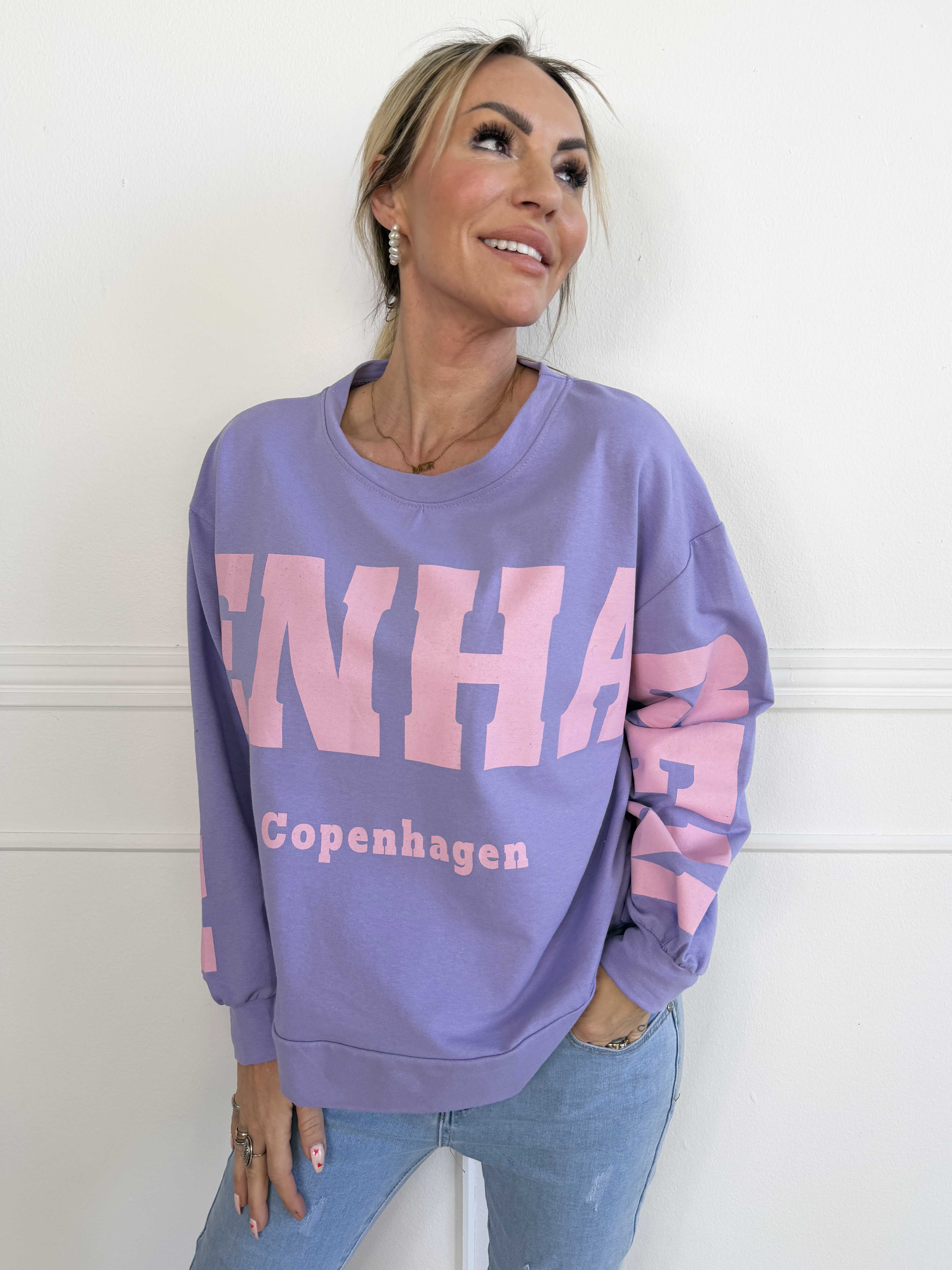 Claudine Shirt - Bluse i viskose med COPENHAGEN tekst