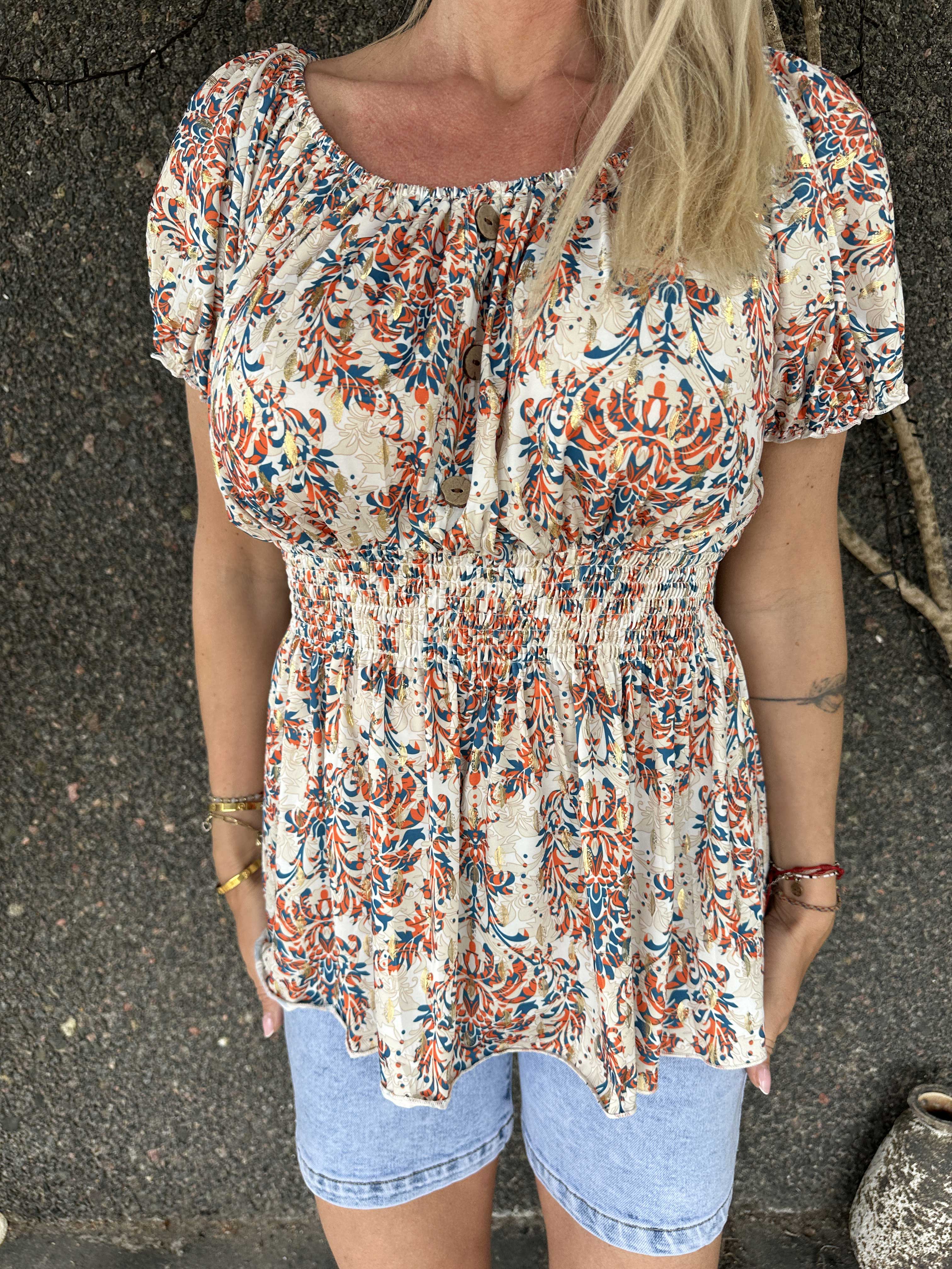 Cora Royal Shirt - Sød elastisk bluse med smock under brystet