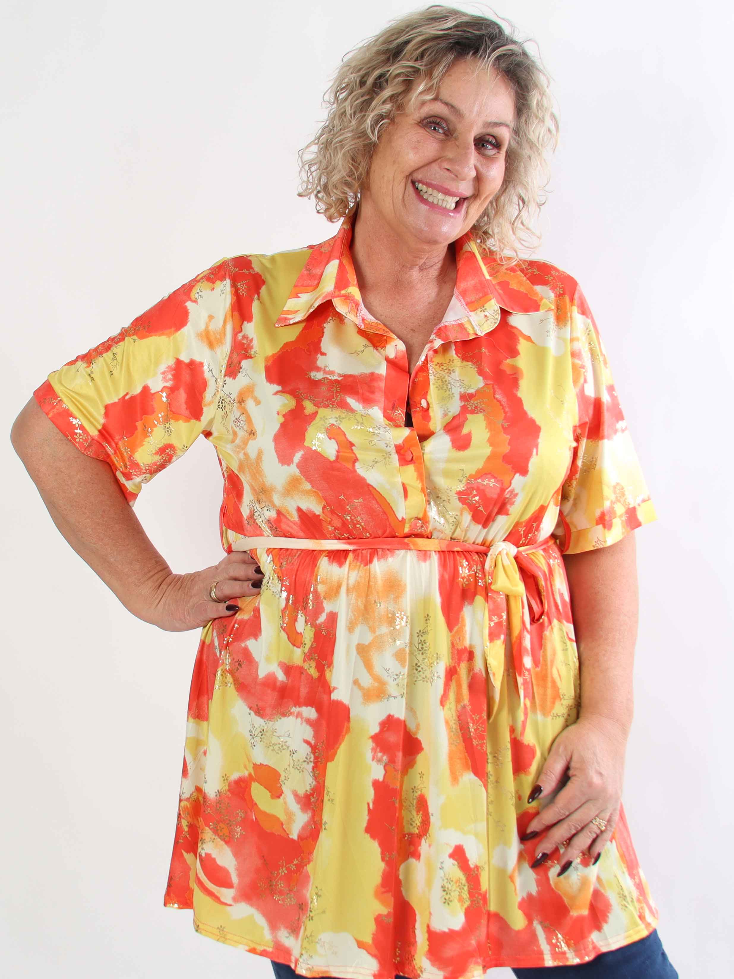 Cornelia - Elastisk kjole med skjortekrave og guldblade