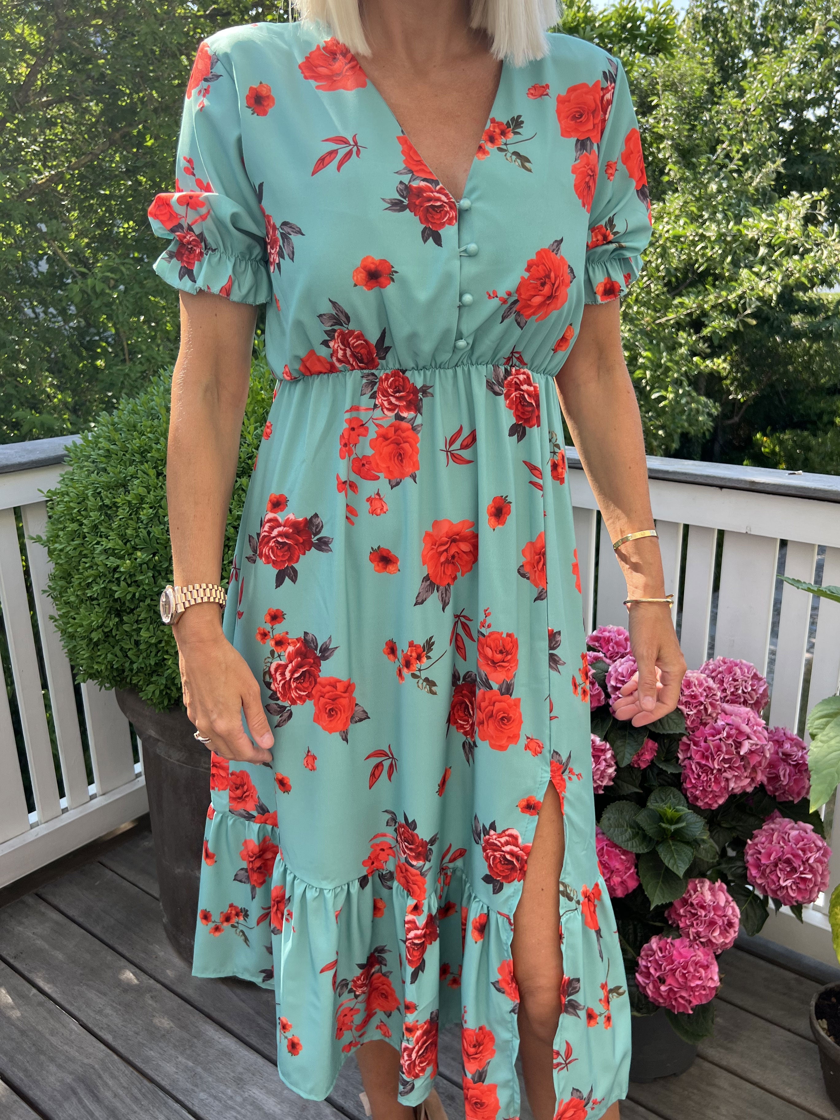 Chrishell - Kort sommerkjole med knapper ved brystet