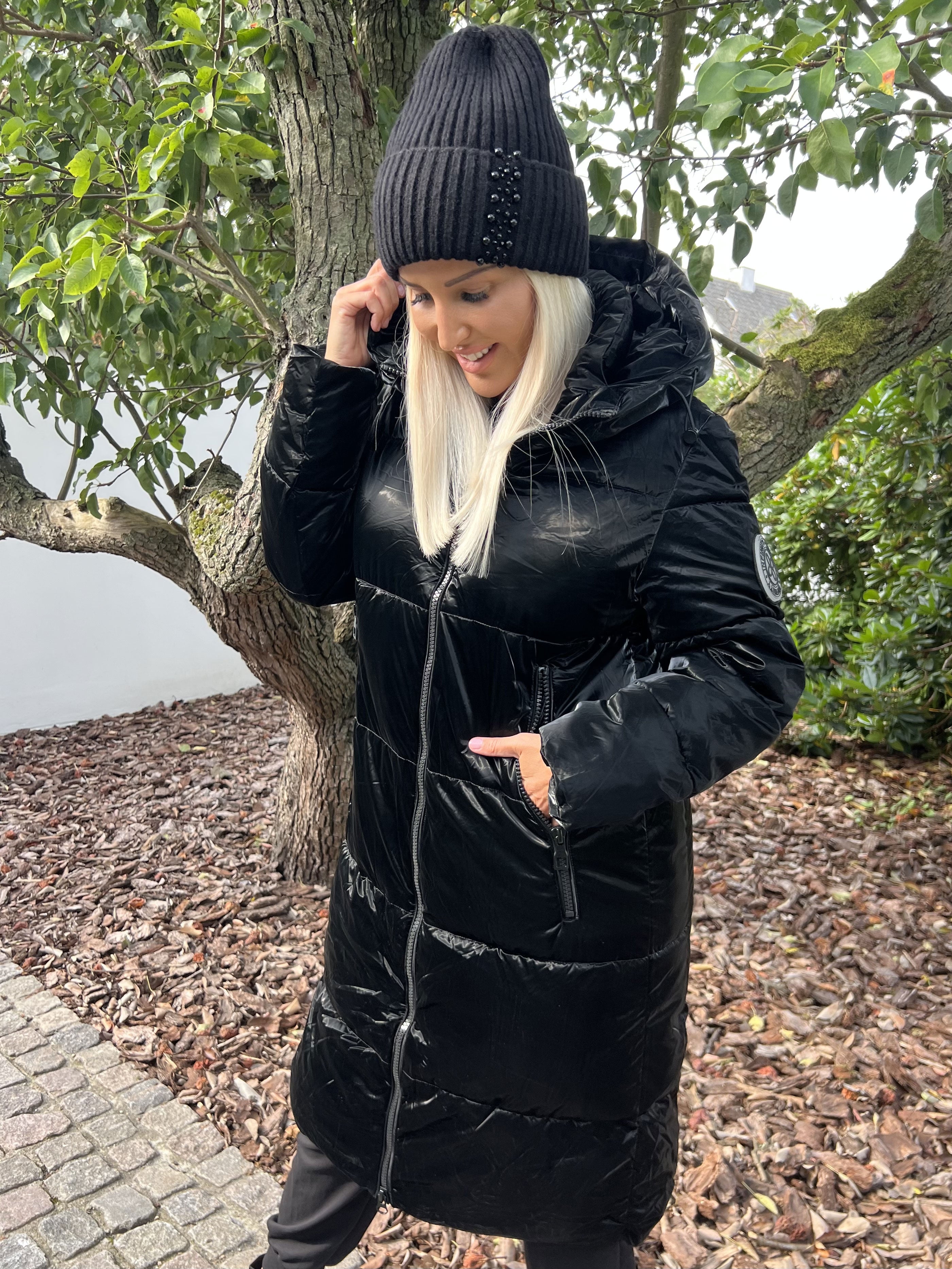 Cristabel - Shiny dynejakke med hætte