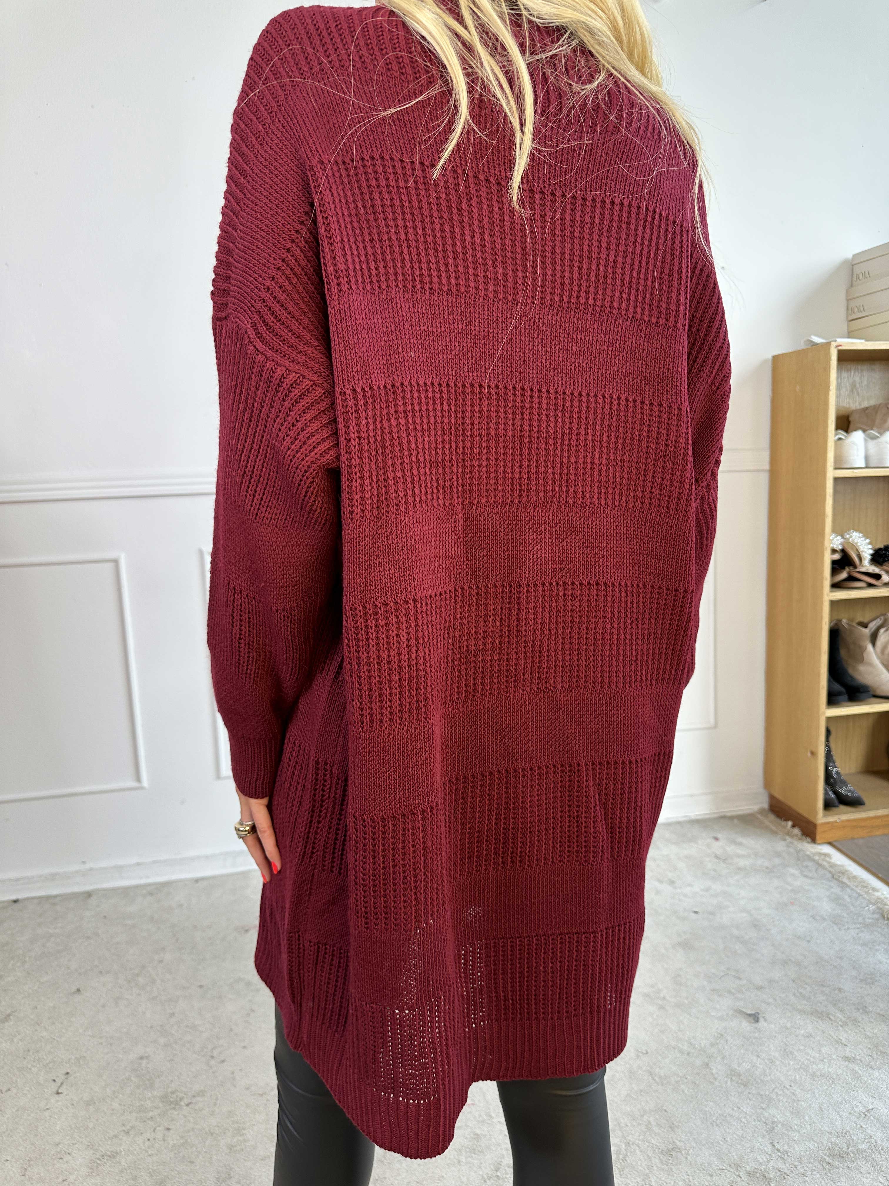 Dagmar - Strikkjole med rullekrave