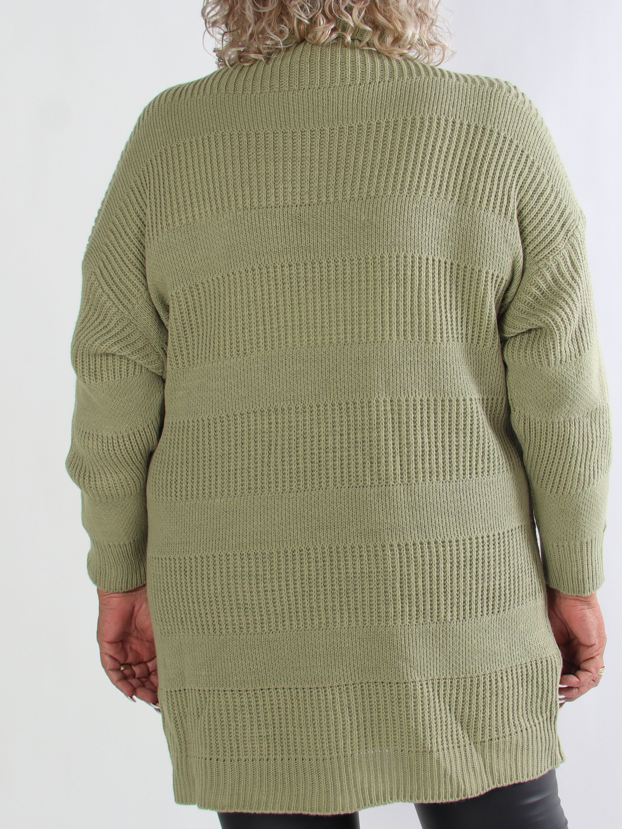 Dagmar - Plus size strikkjole med rullekrave