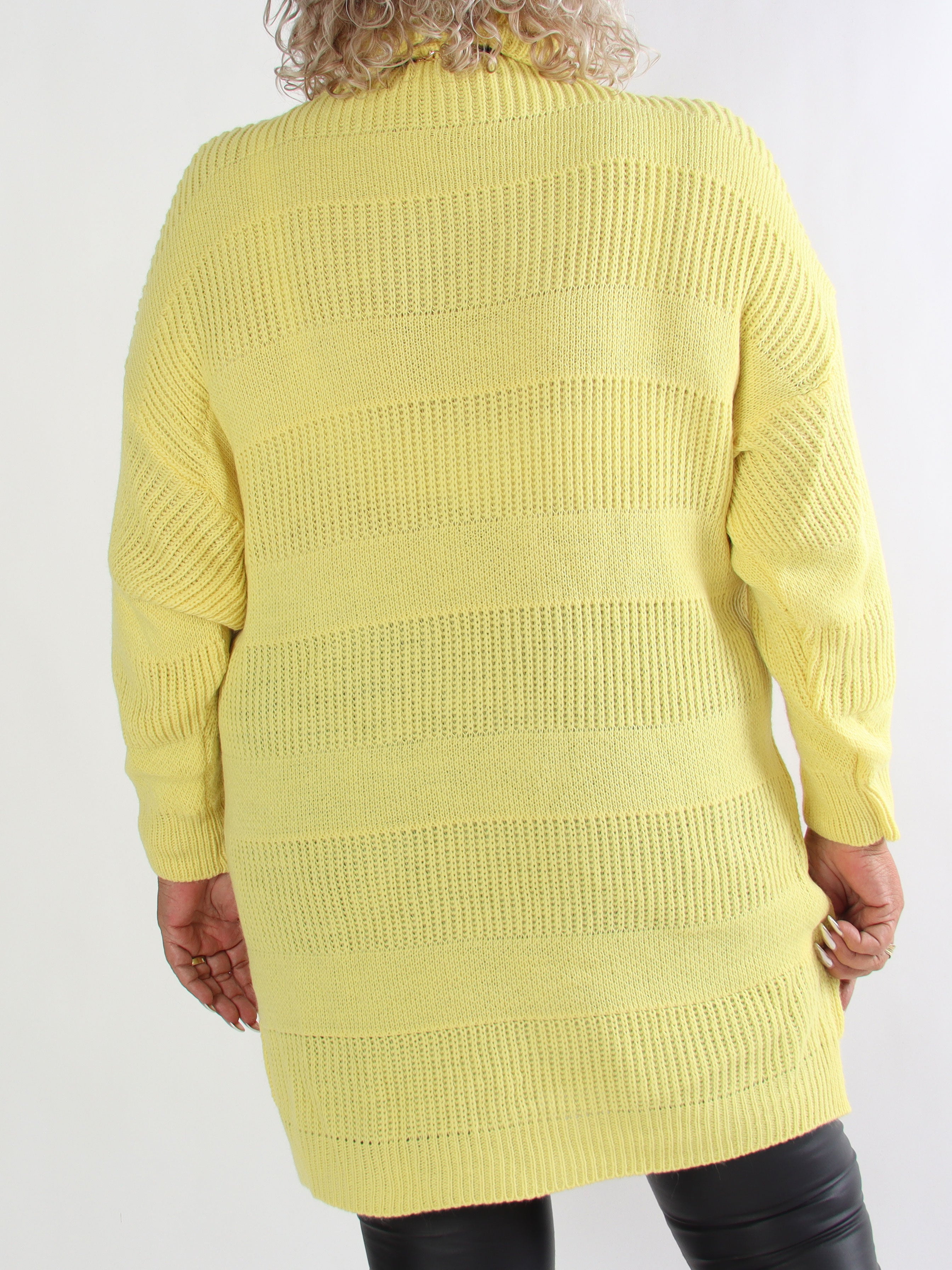 Dagmar - Plus size strikkjole med rullekrave