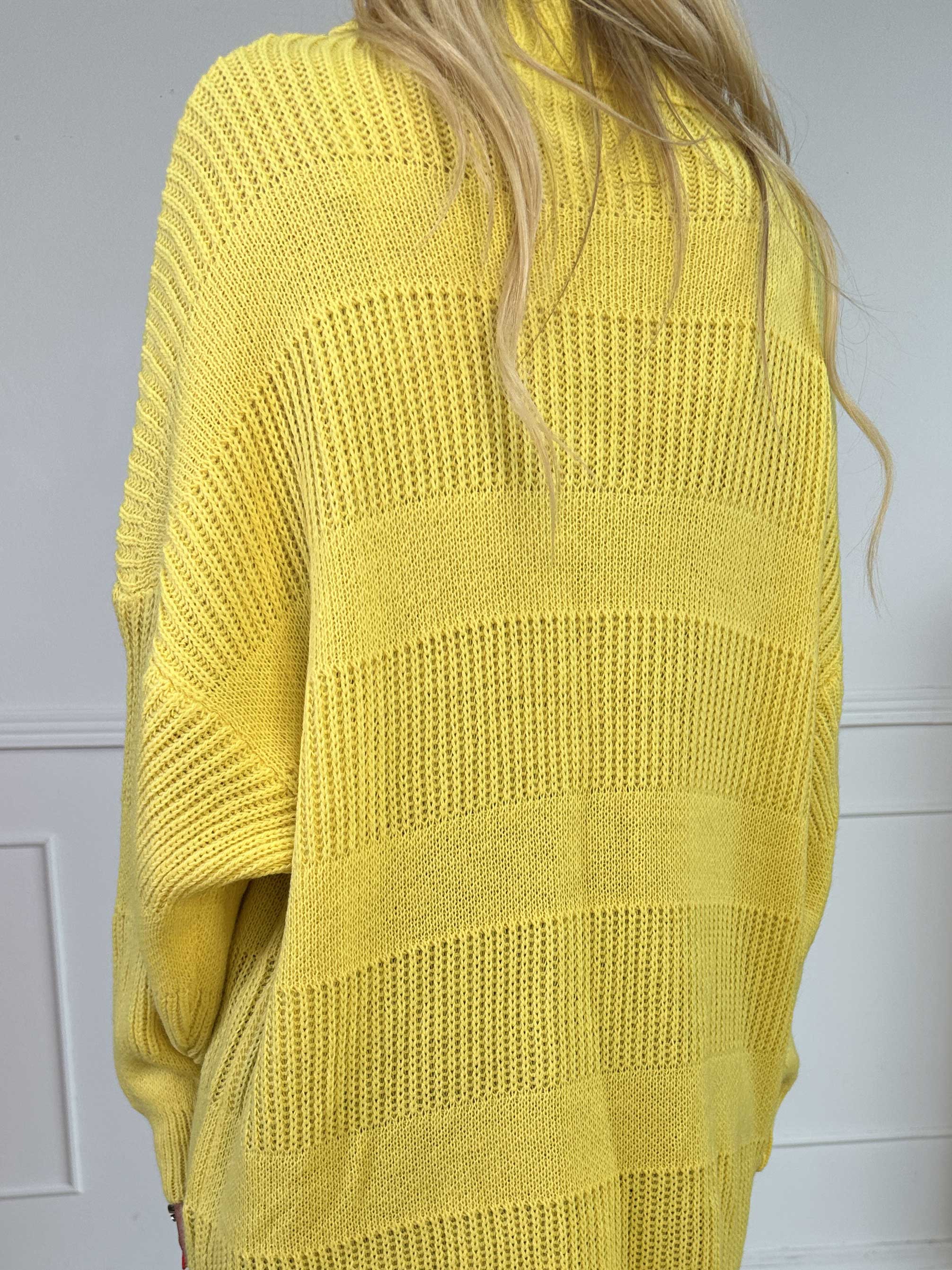 Dagmar - Strikkjole med rullekrave