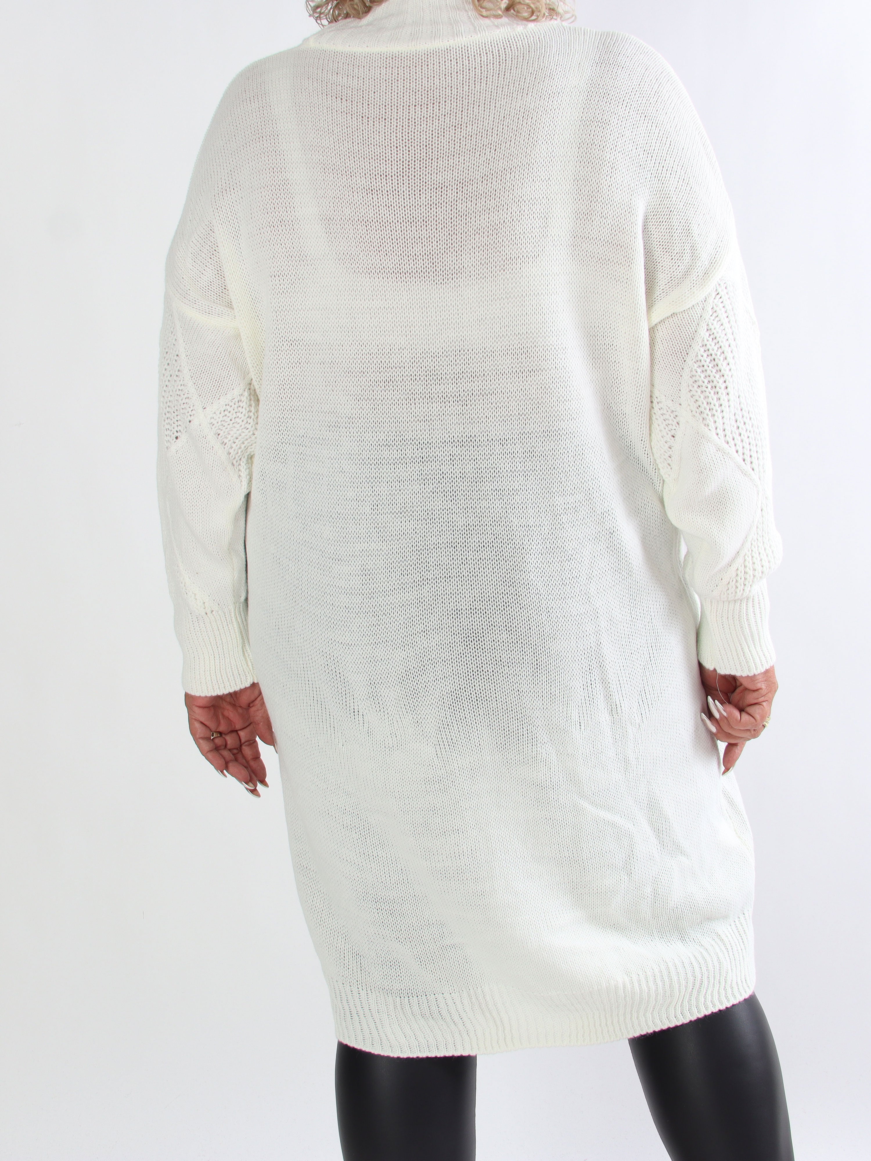 Dagmar - Plus size strikkjole med rullekrave