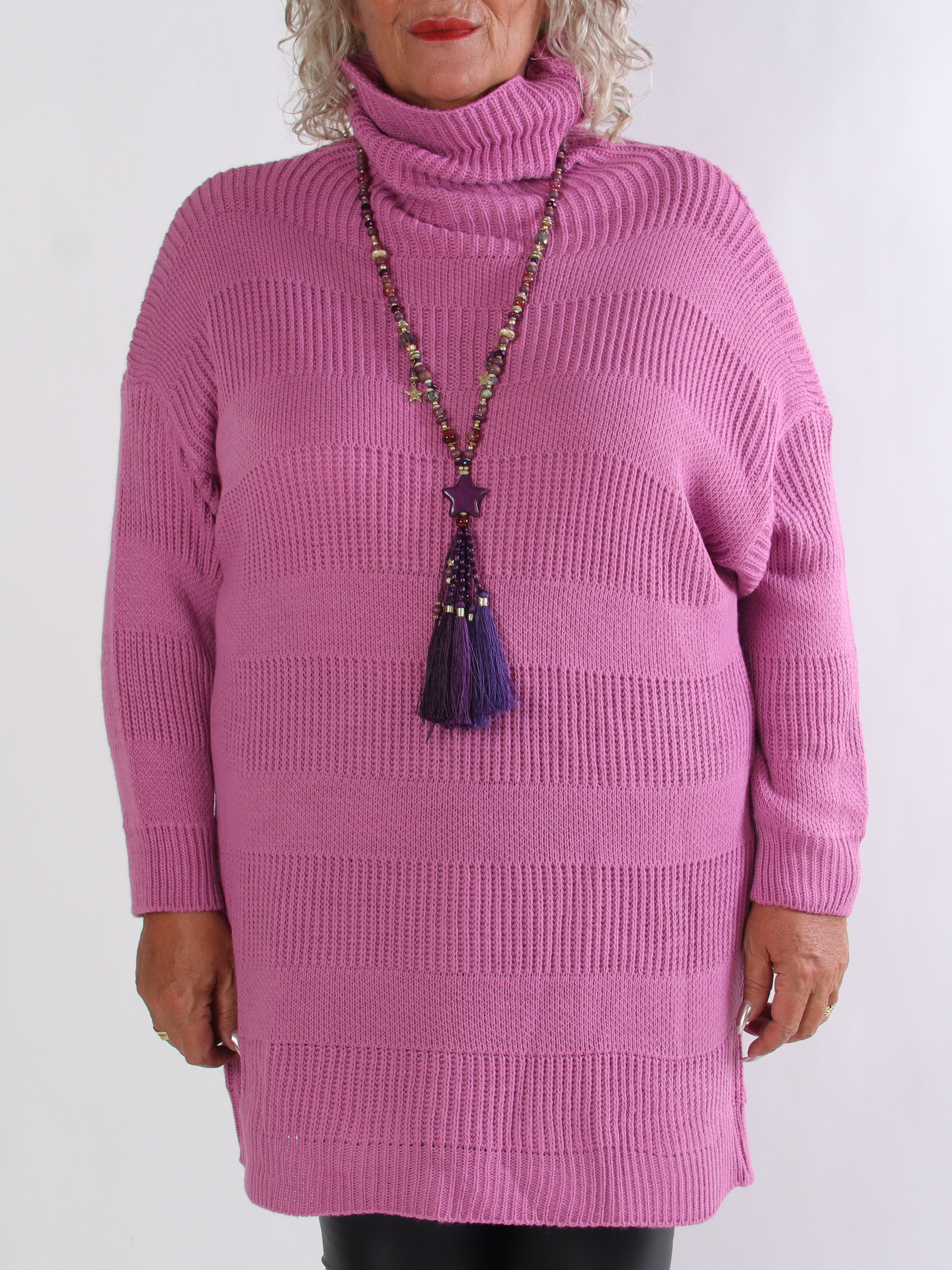 Dagmar - Plus size strikkjole med rullekrave