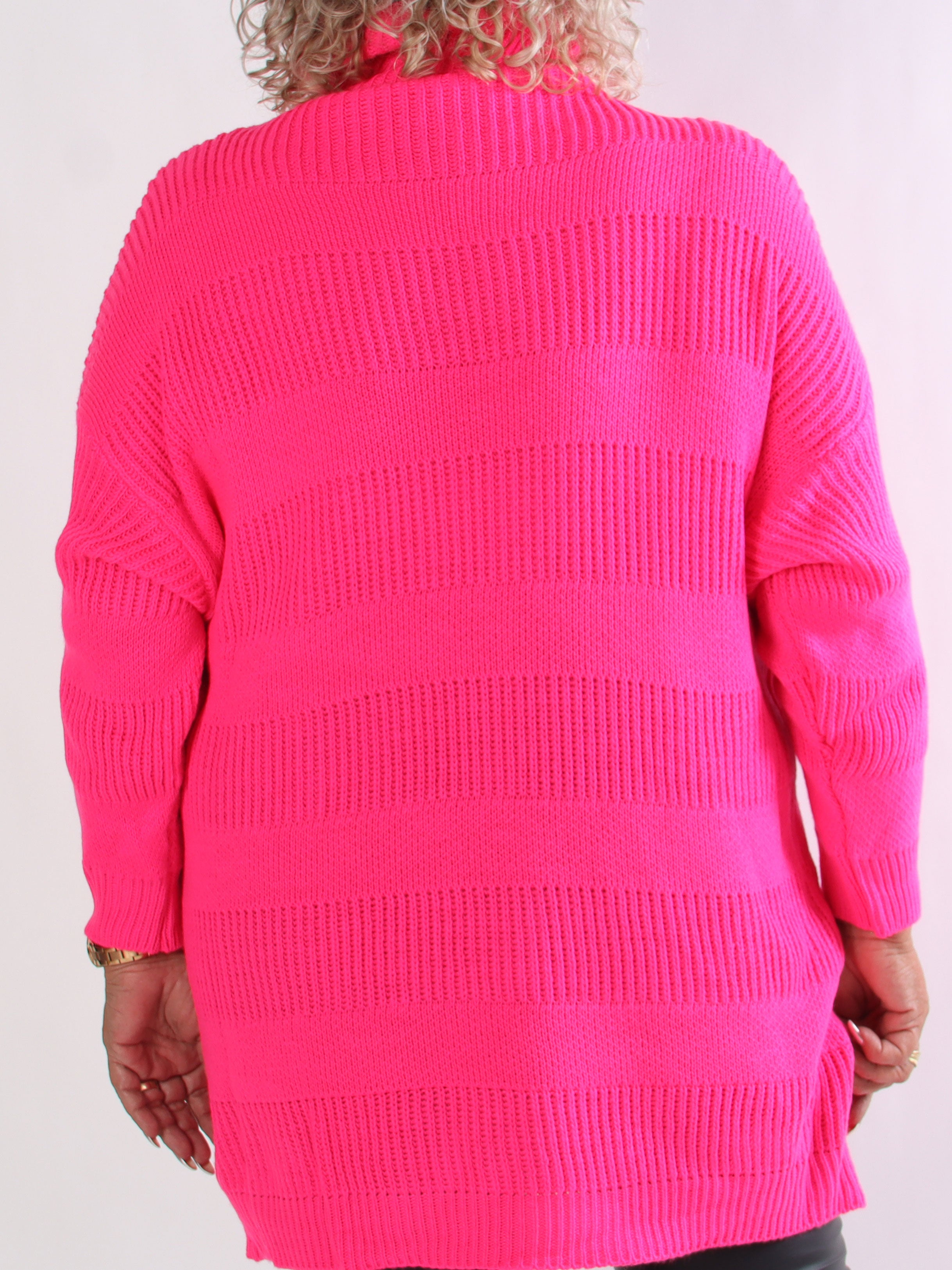 Dagmar - Plus size strikkjole med rullekrave