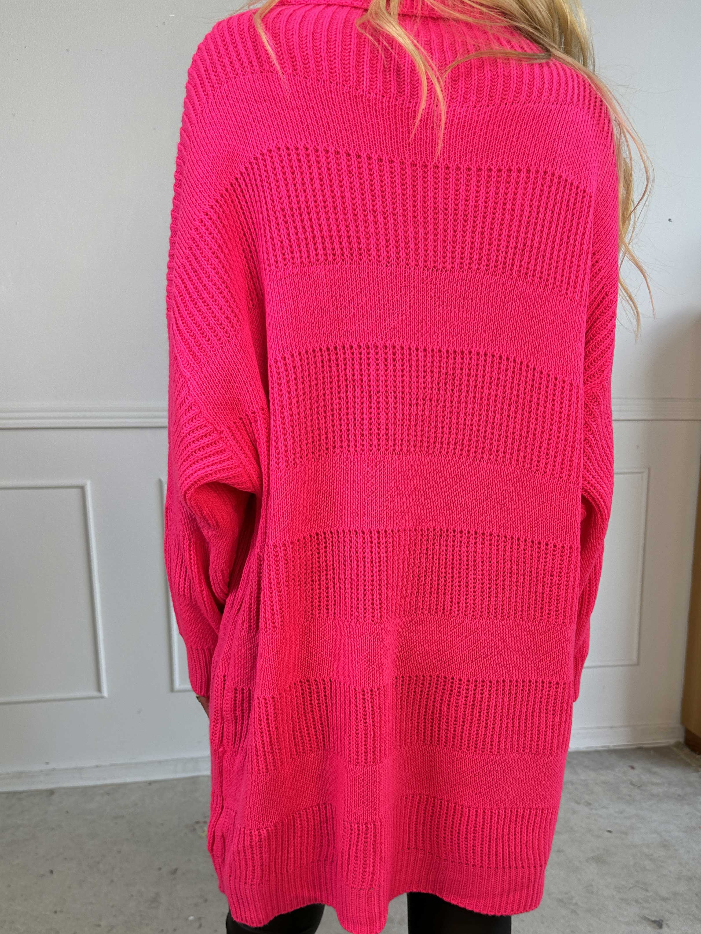 Dagmar - Strikkjole med rullekrave