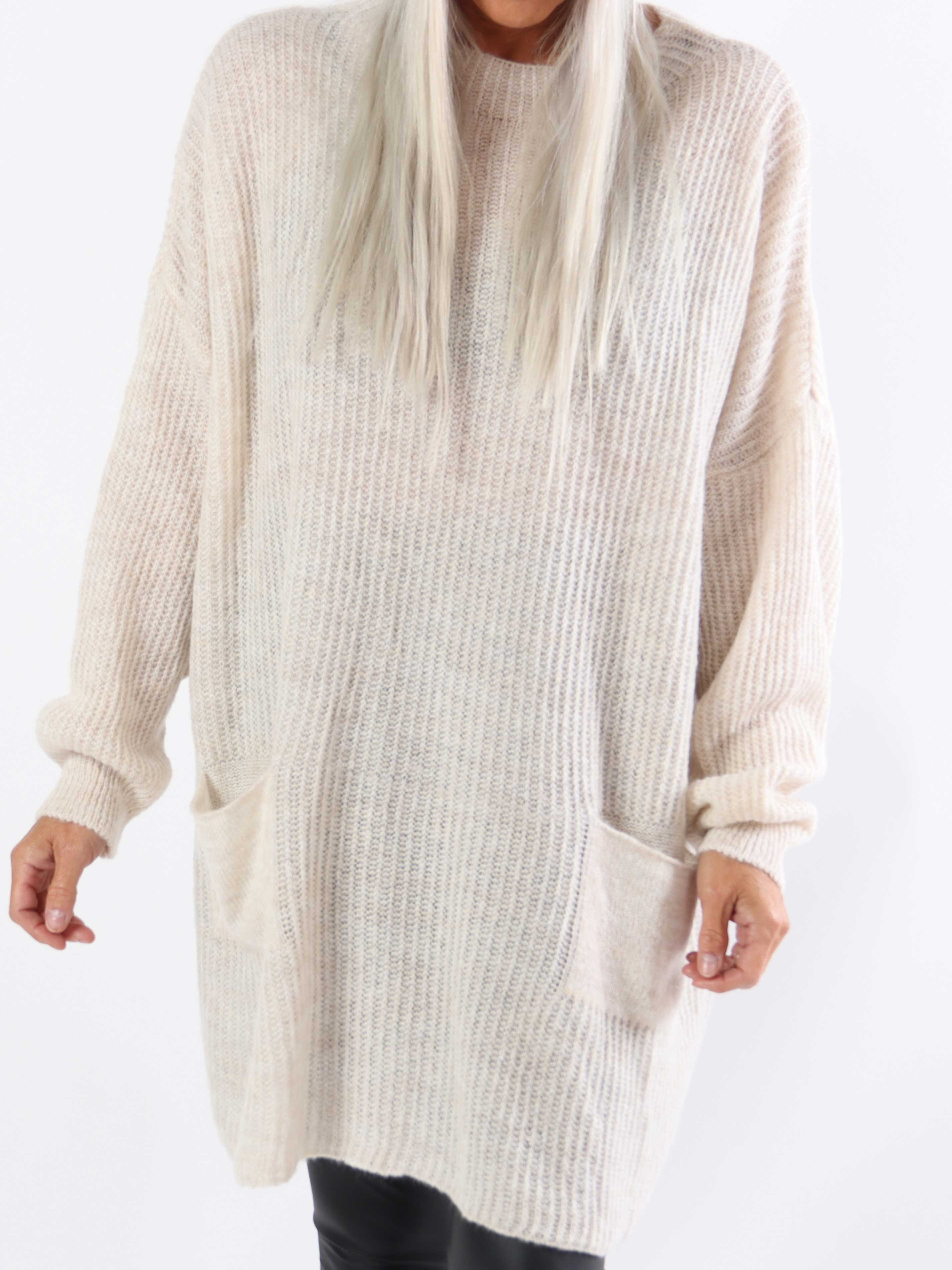 Dakota - Lang plus size strikbluse med lommer