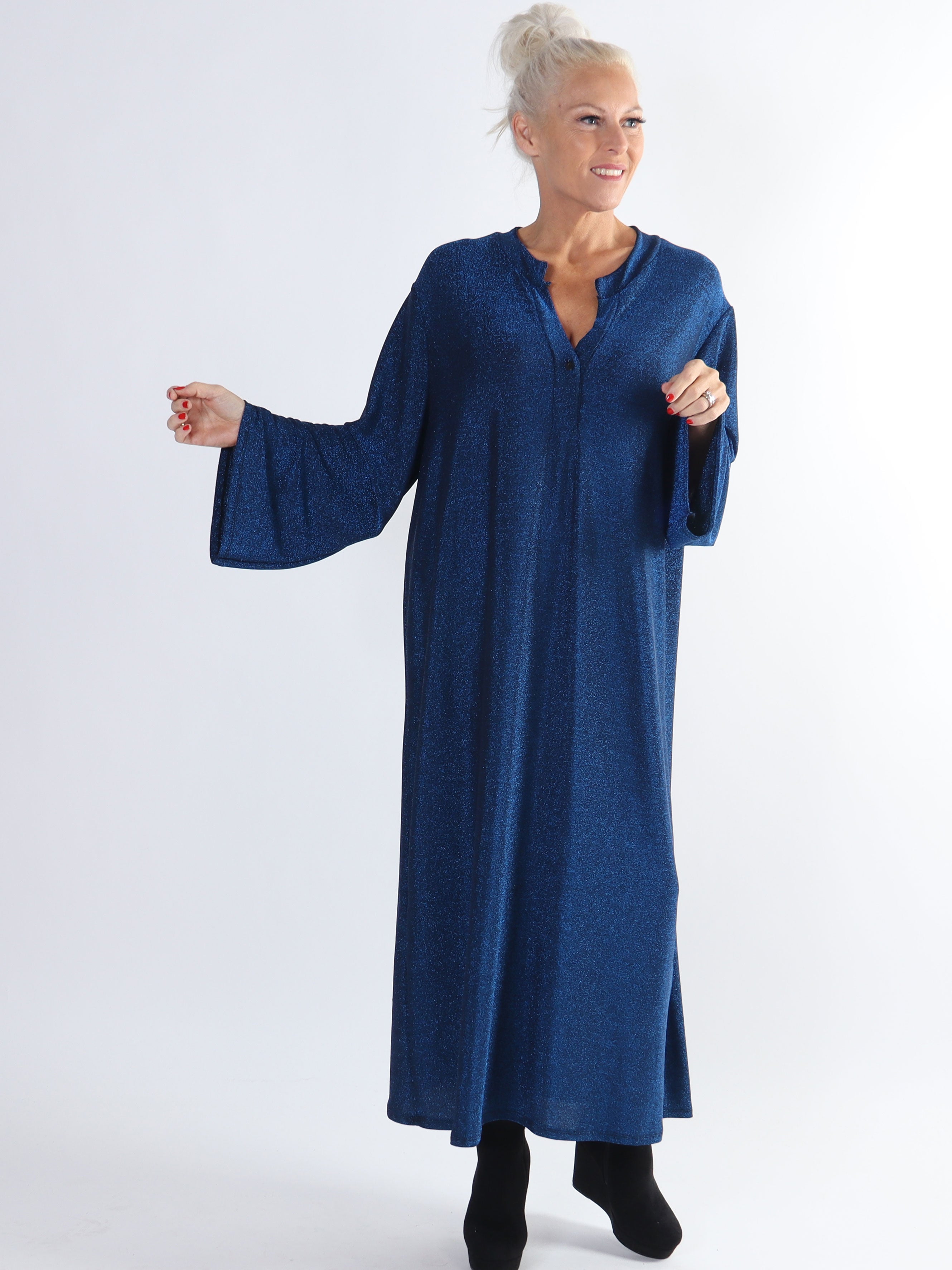 Damaris - Lang plus size kjole med glimmertråde