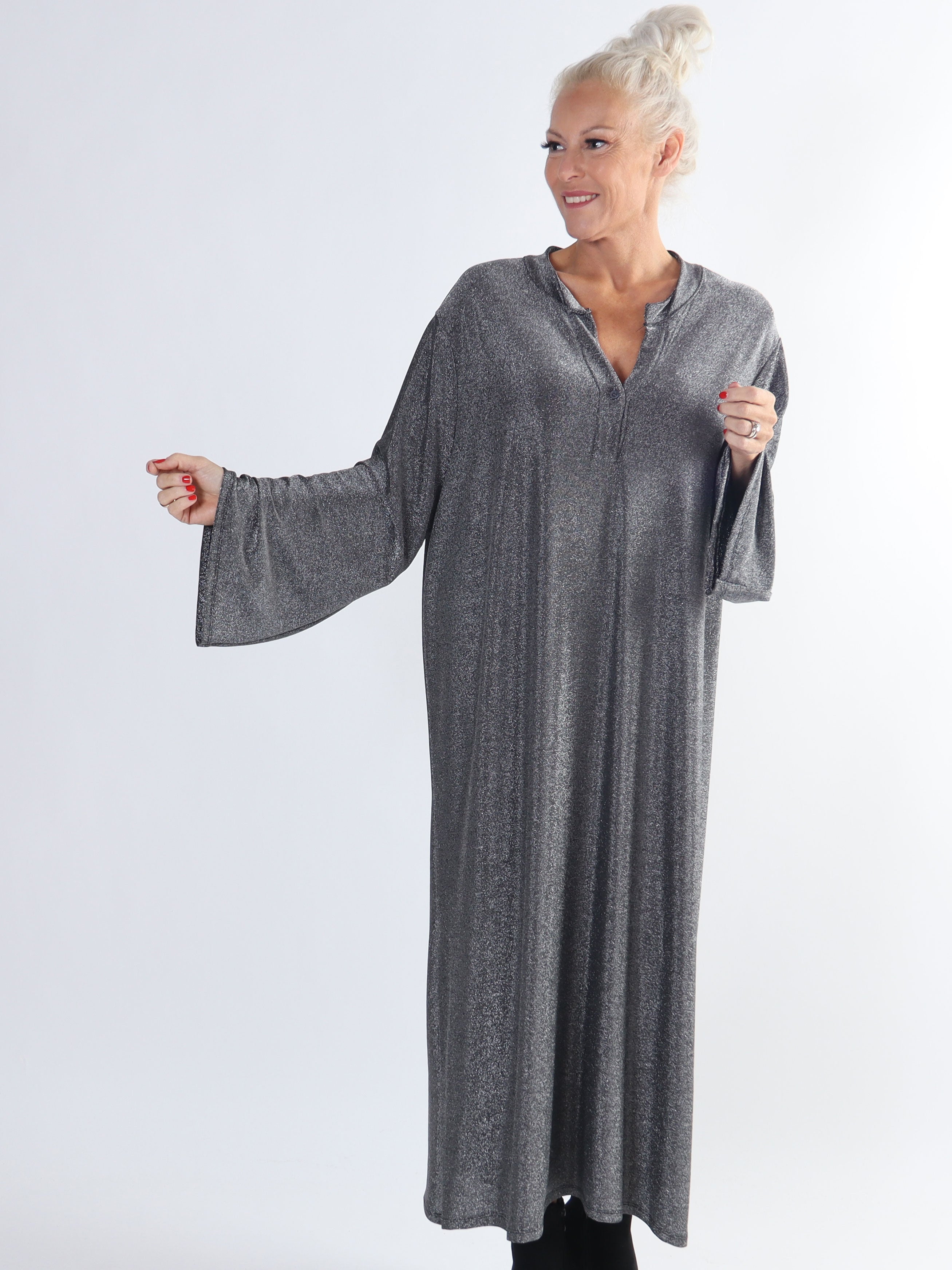 Damaris - Lang plus size kjole med glimmertråde