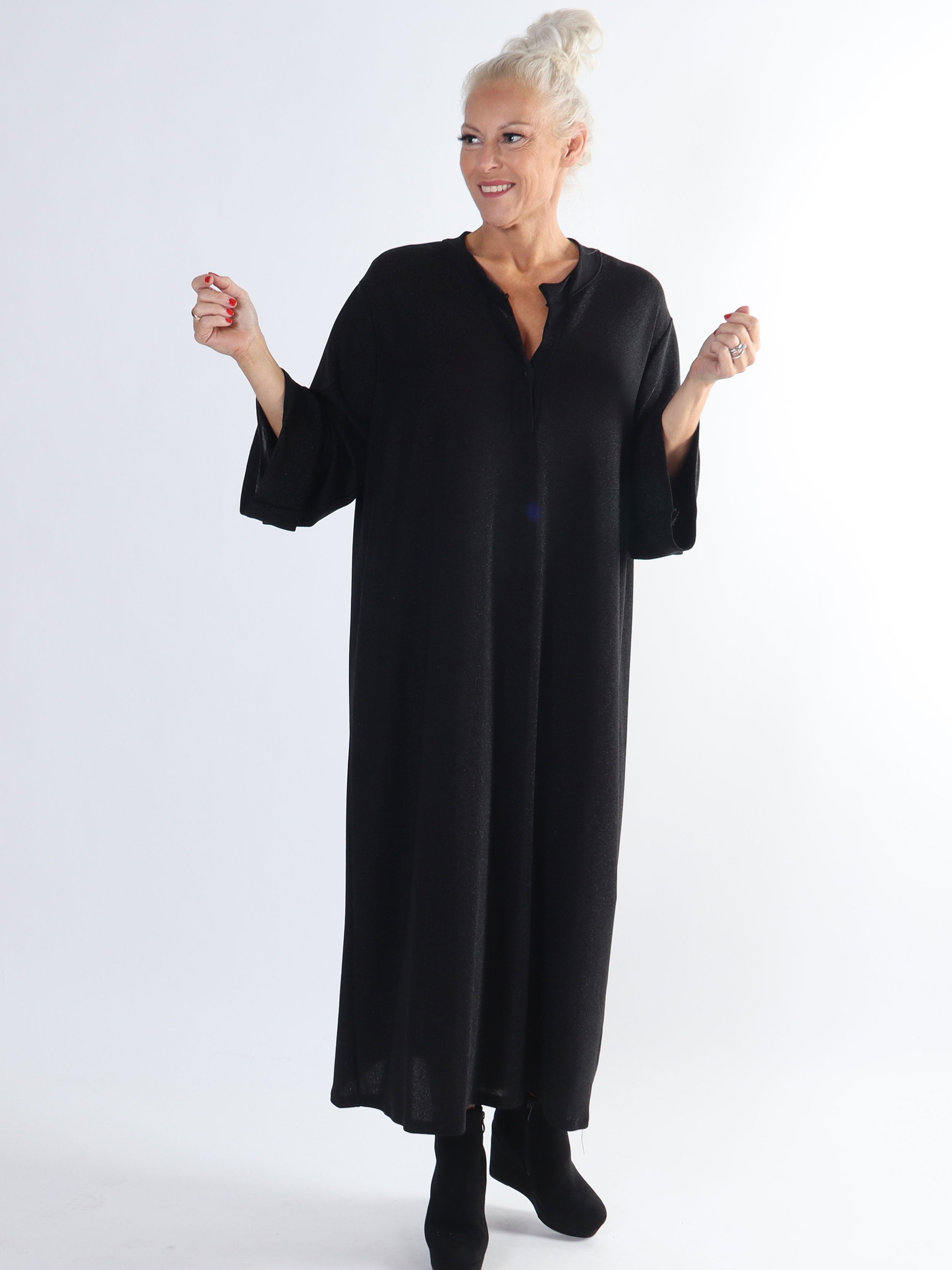 Damaris - Lang plus size kjole med glimmertråde