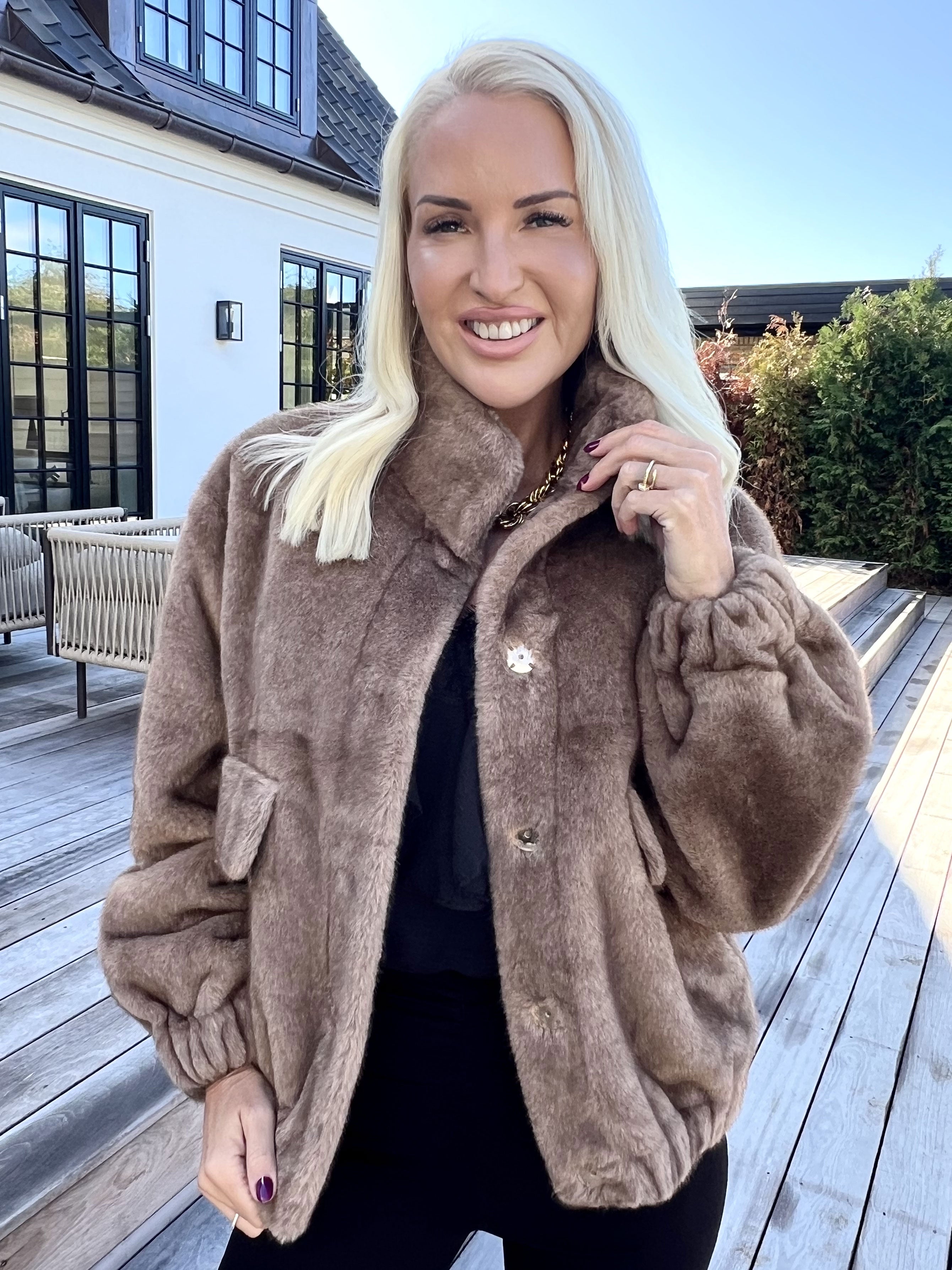 Daniela - Blød faux fur bomberjakke