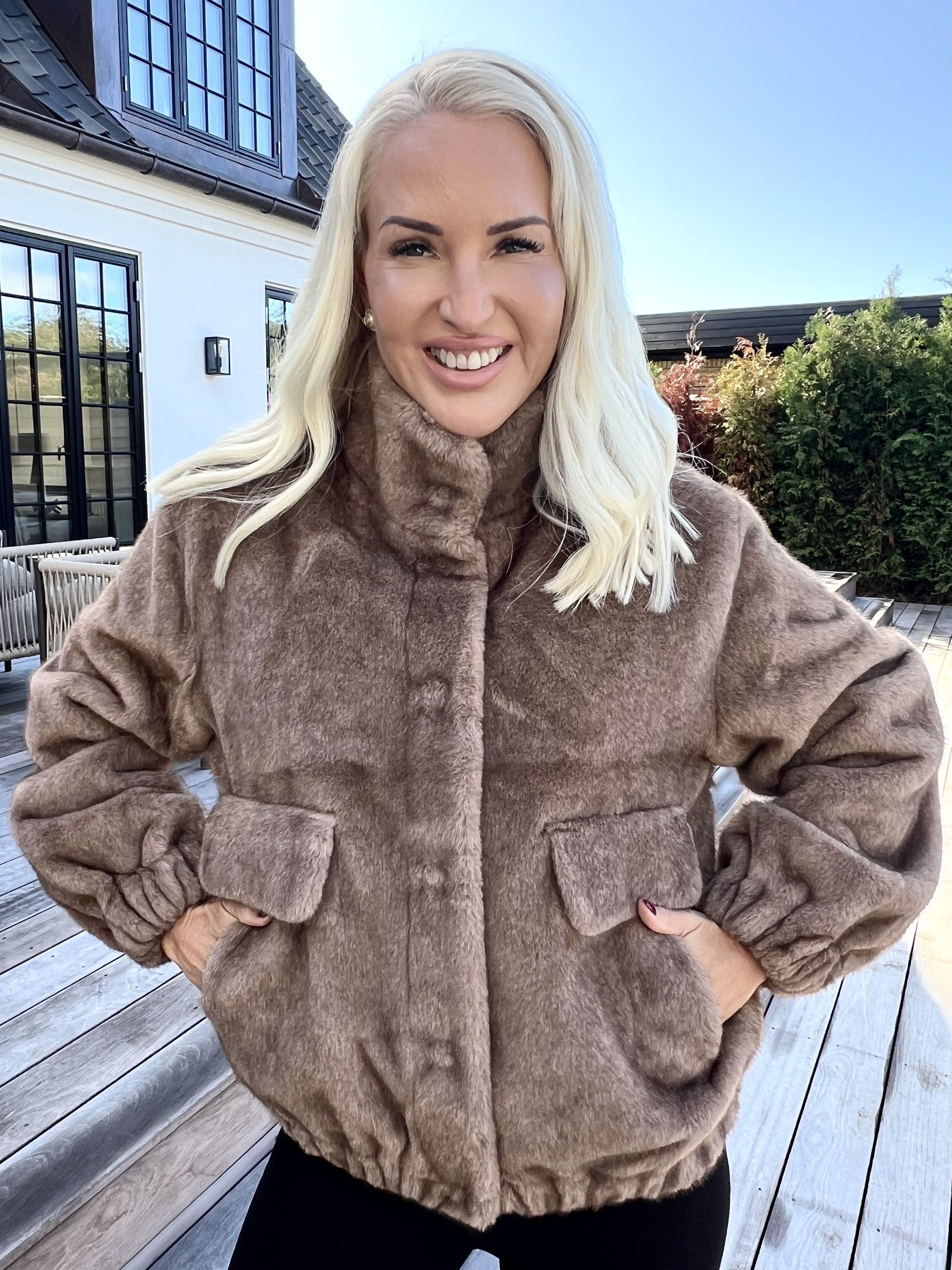 Daniela - Blød faux fur bomberjakke