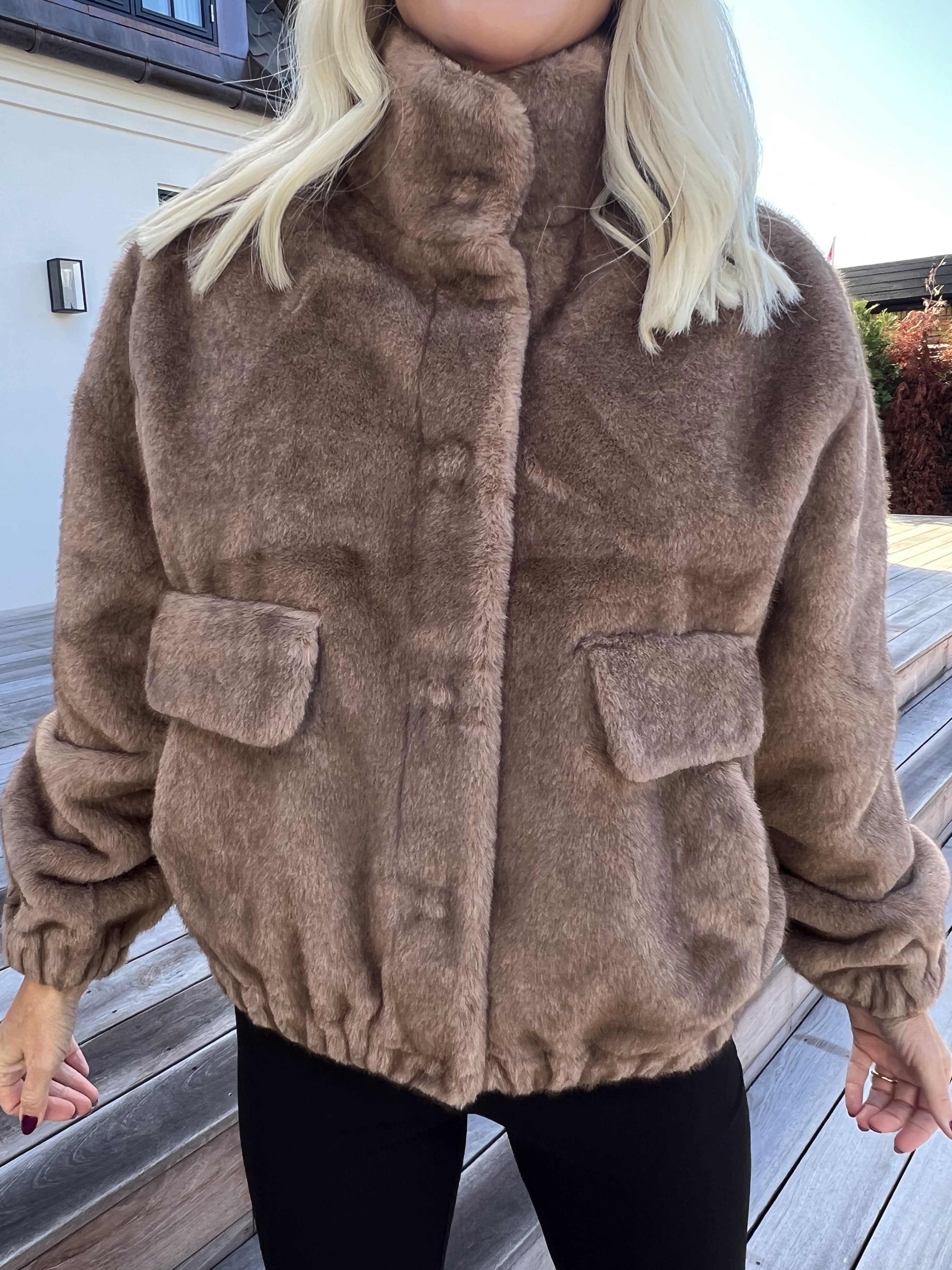 Daniela - Blød faux fur bomberjakke