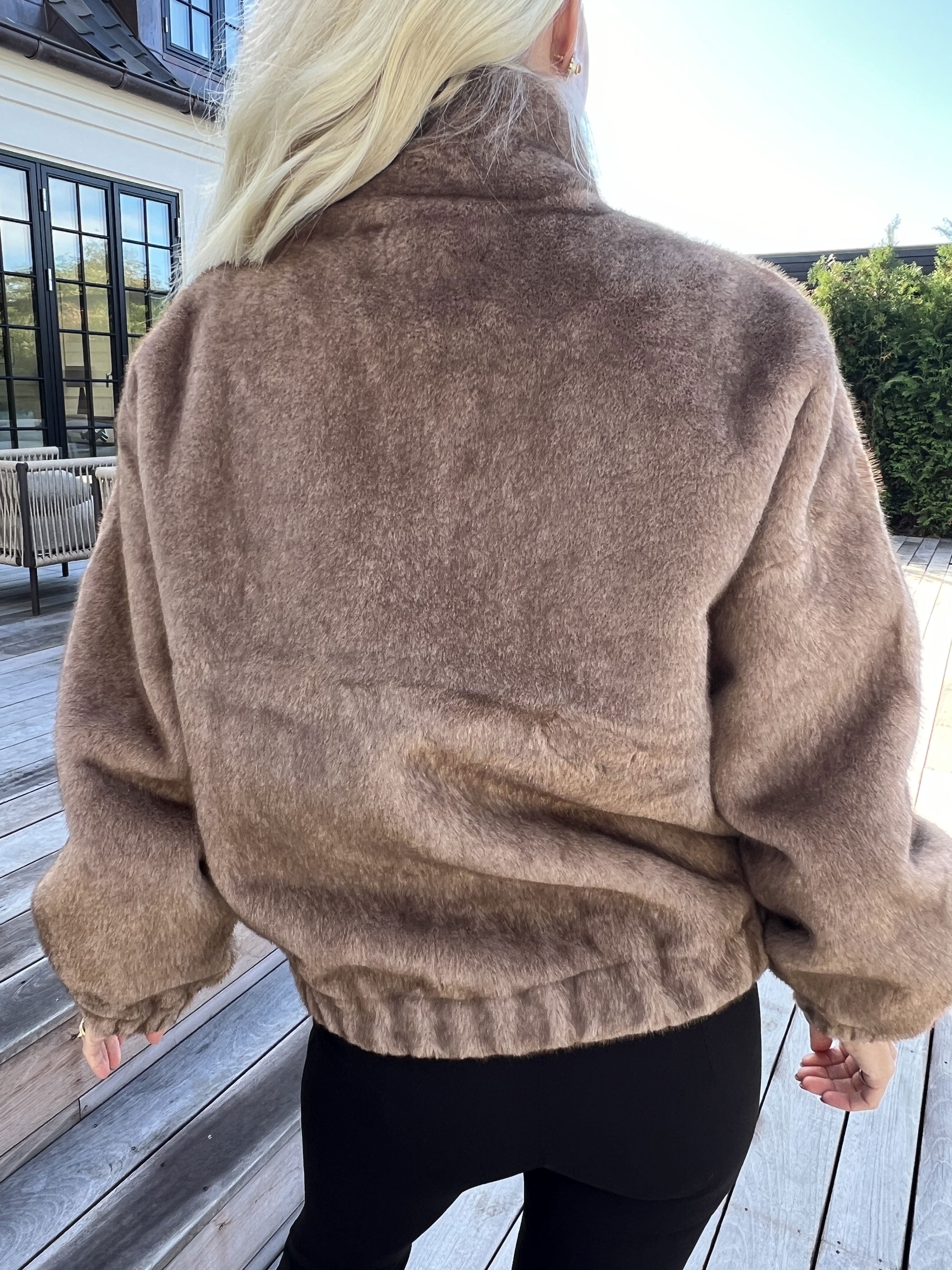 Daniela - Blød faux fur bomberjakke