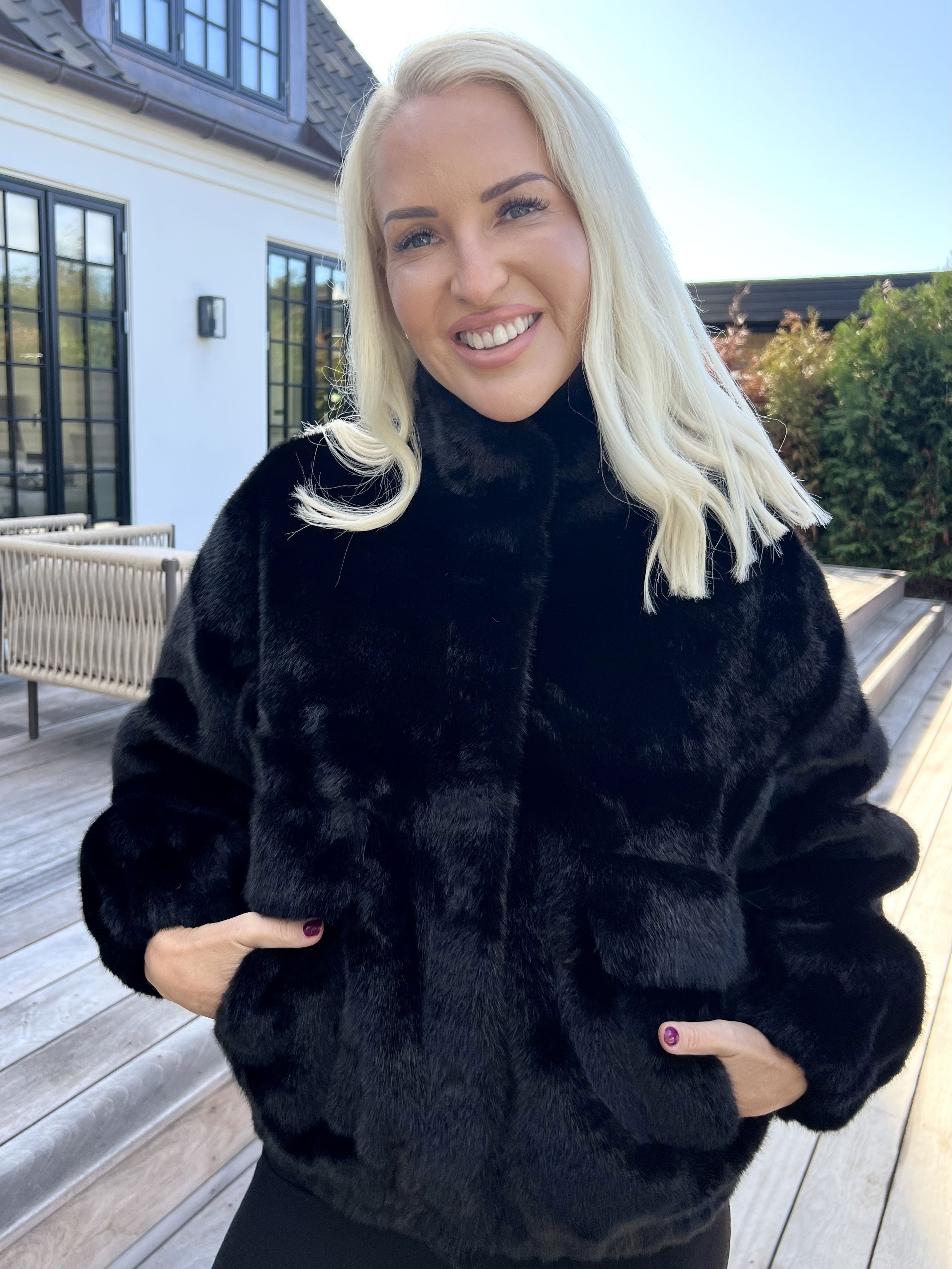 Daniela - Blød faux fur bomberjakke