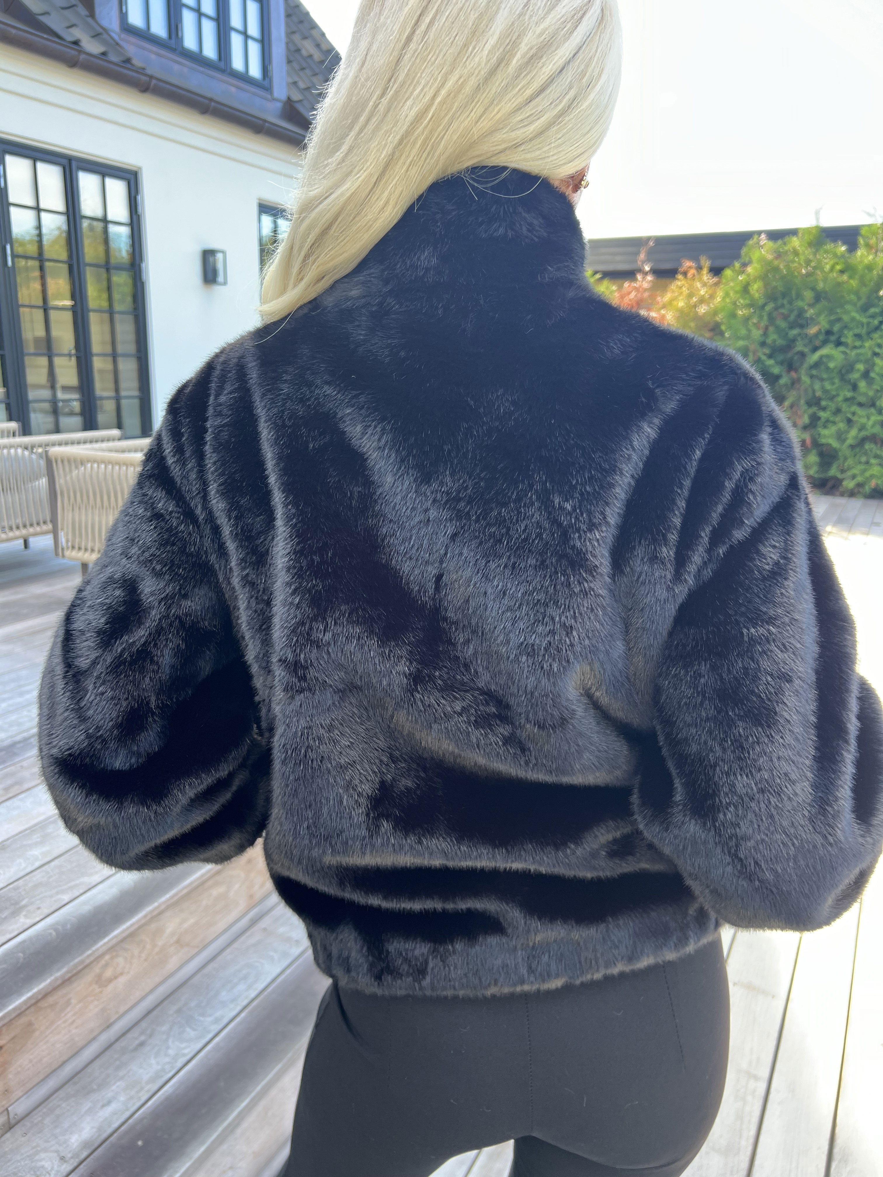 Daniela - Blød faux fur bomberjakke