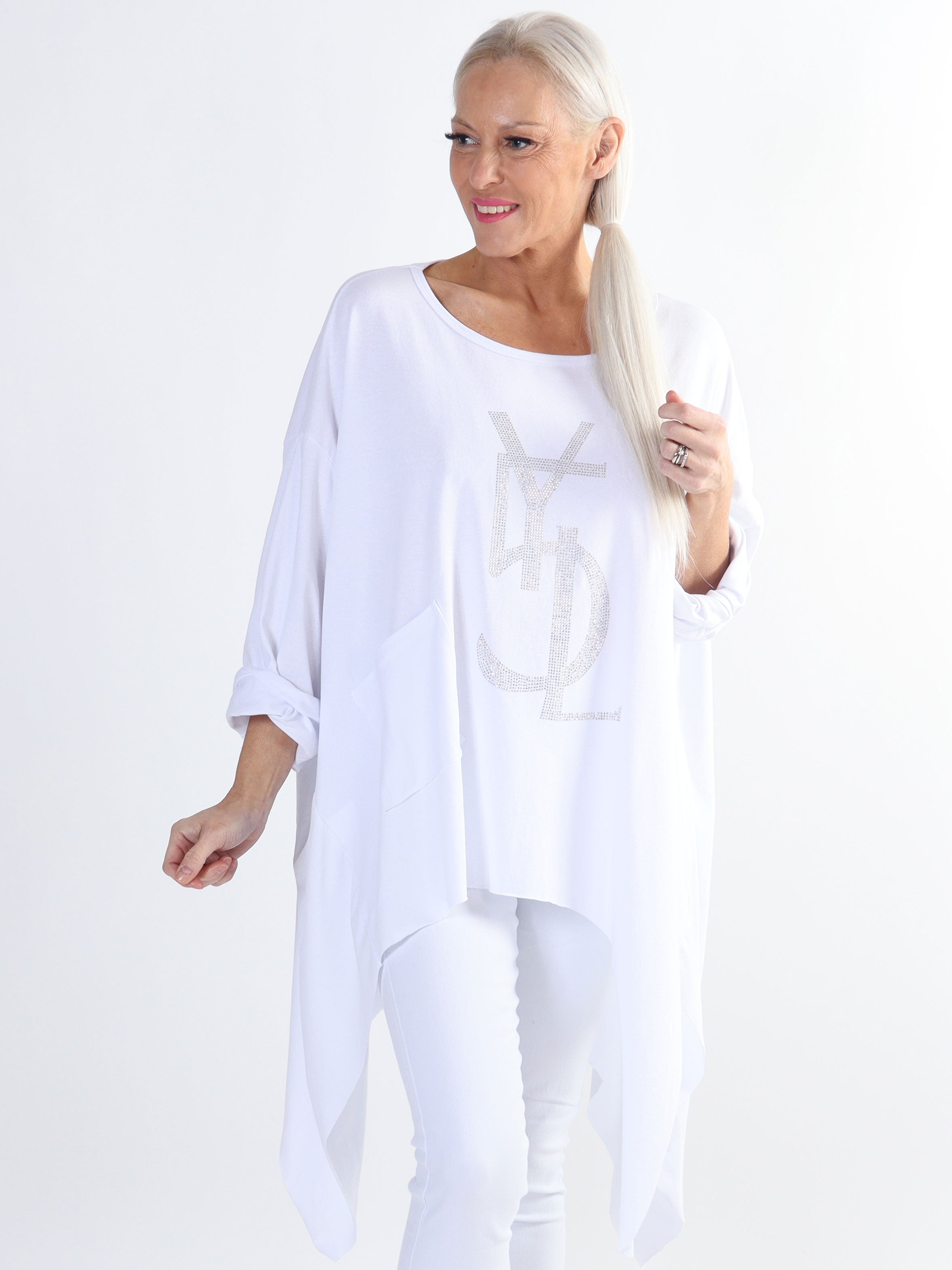 Daniella - Plus size bluse med forskellige snit og similisten