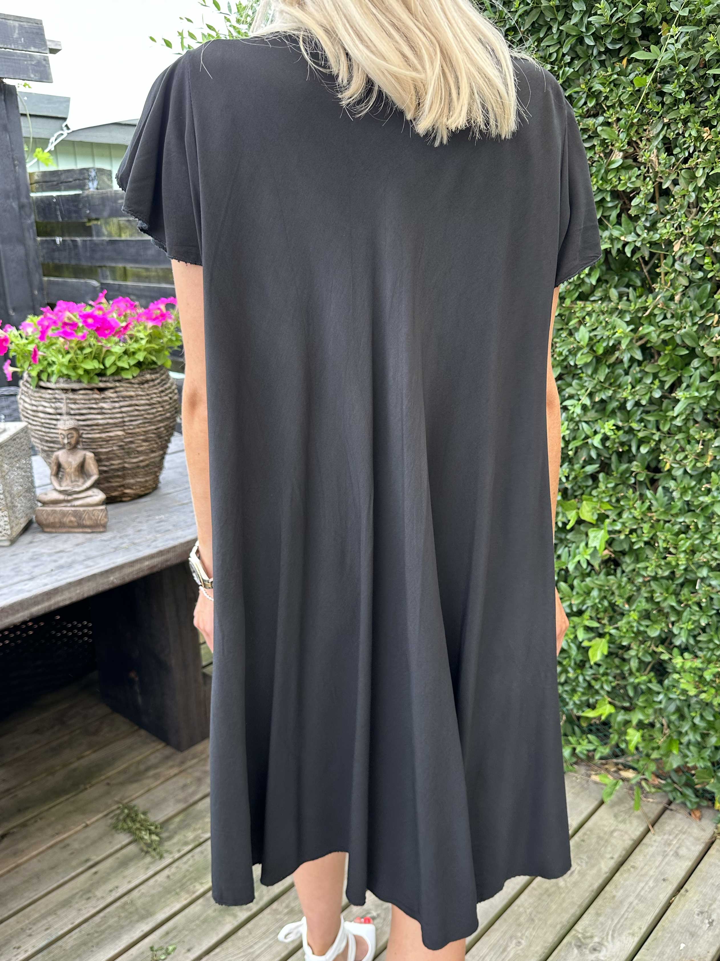 Davina - Simpel kjole i viskose med t-shirt ærmer