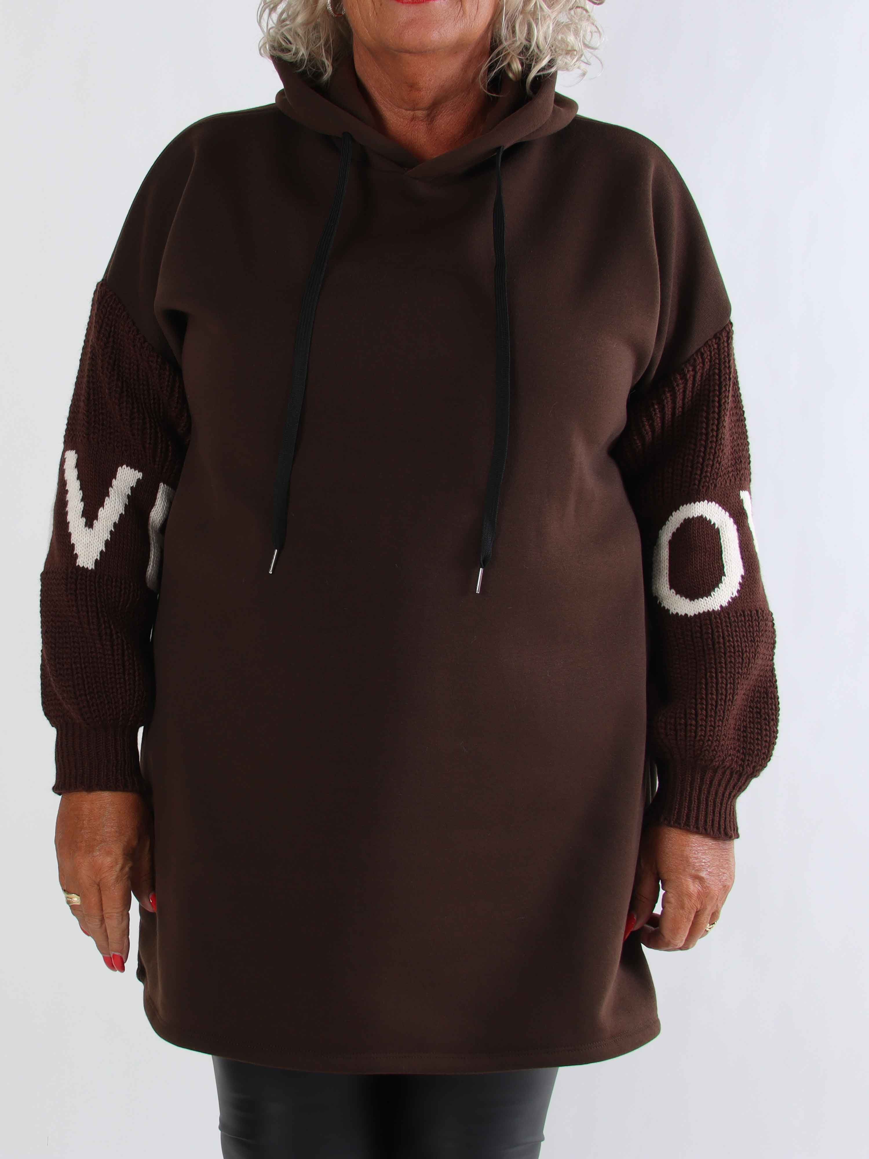 Debbie Hoodie - Plus size hoodie med strikærmer