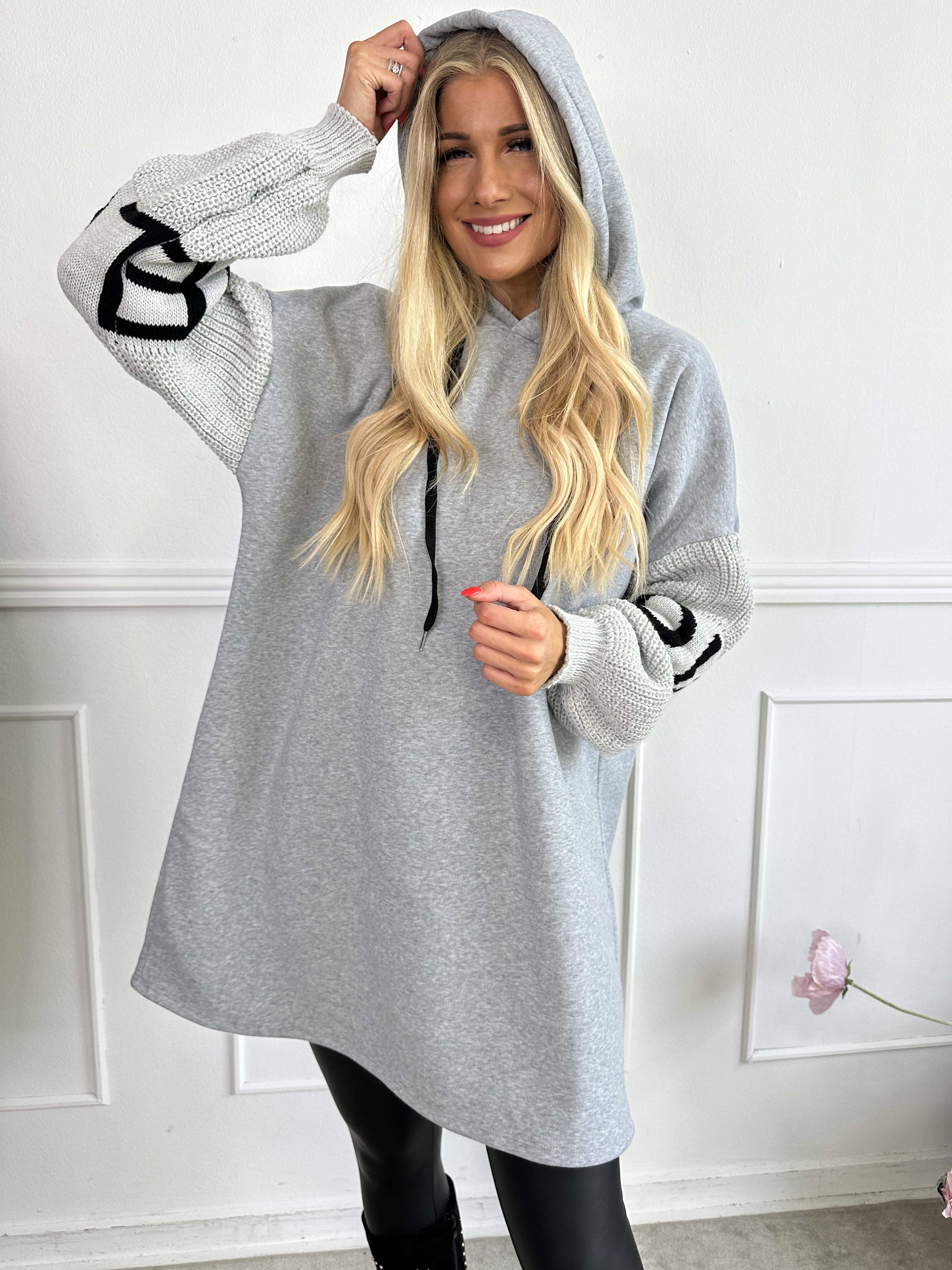 Debbie Hoodie - Oversized hoodie med strikærmer (bestseller)