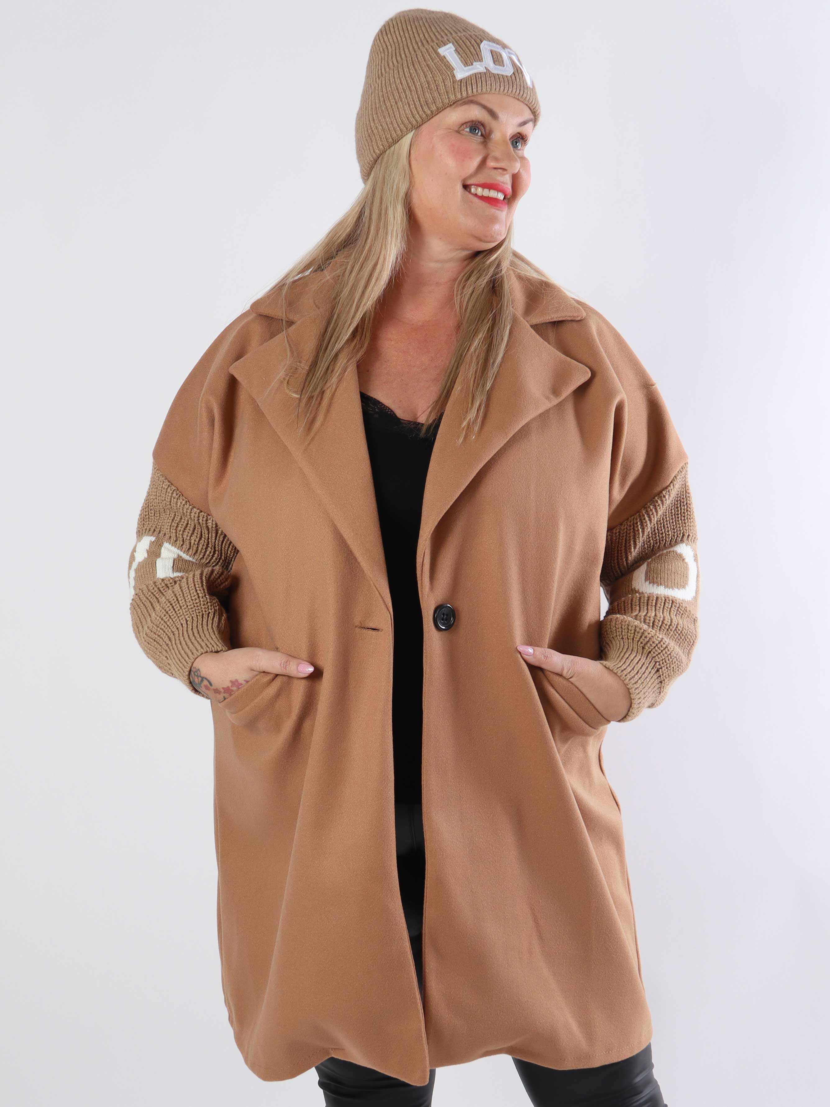 Debbie Short - Plus size jakke med strikærmer