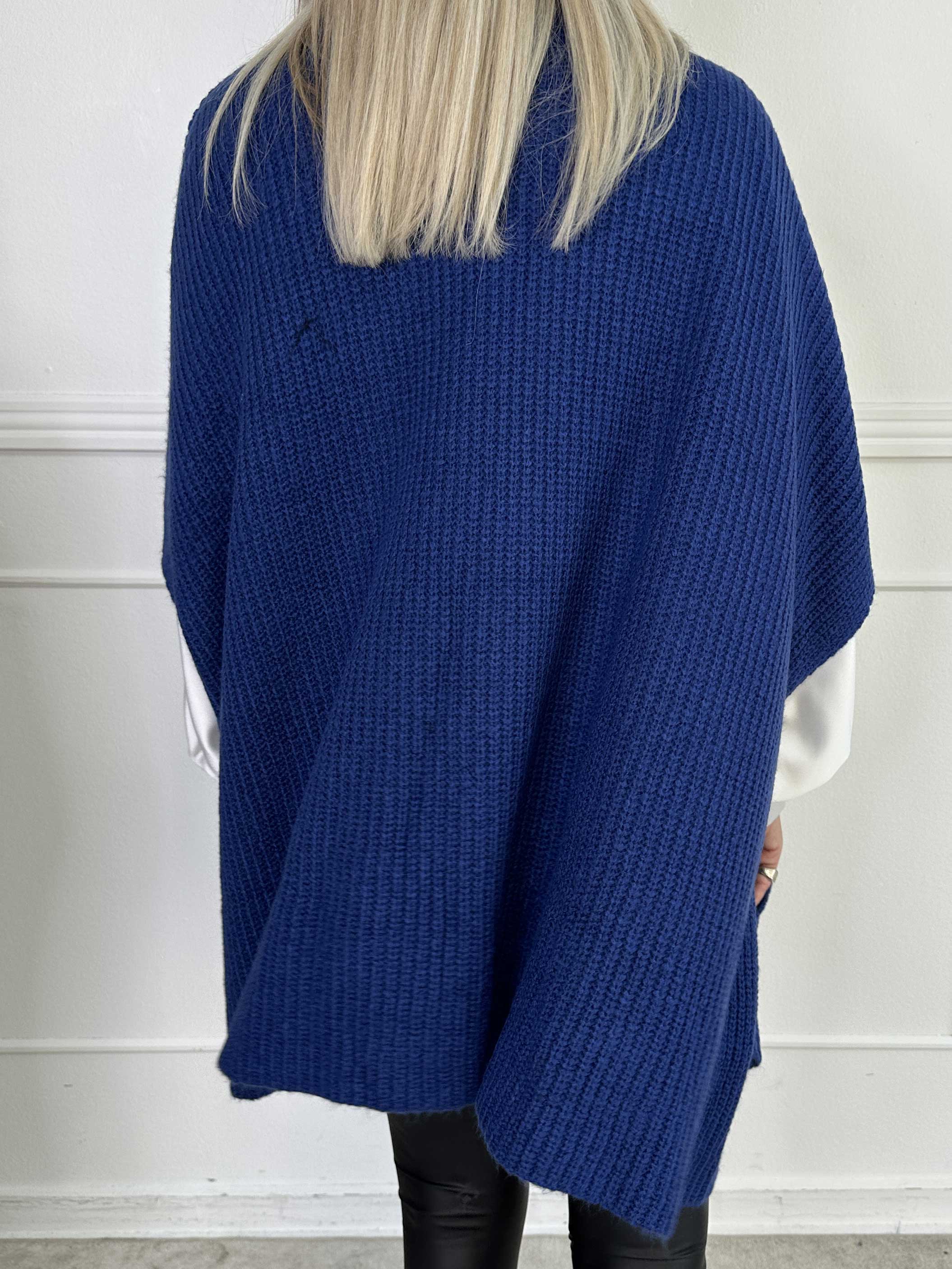 Delfini - Ensfarvet strikcardigan med korte ærmer