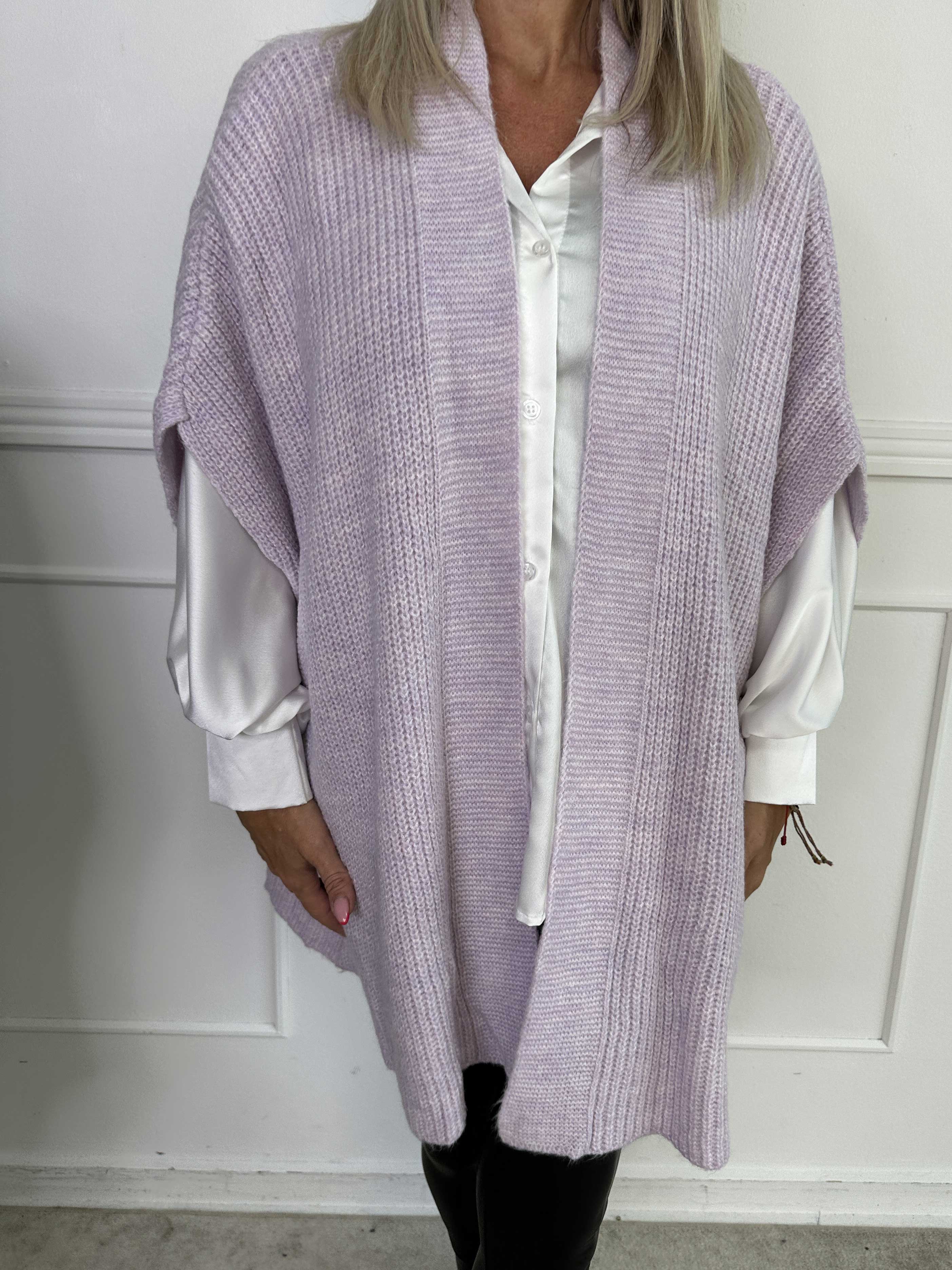 Delfini - Ensfarvet strikcardigan med korte ærmer