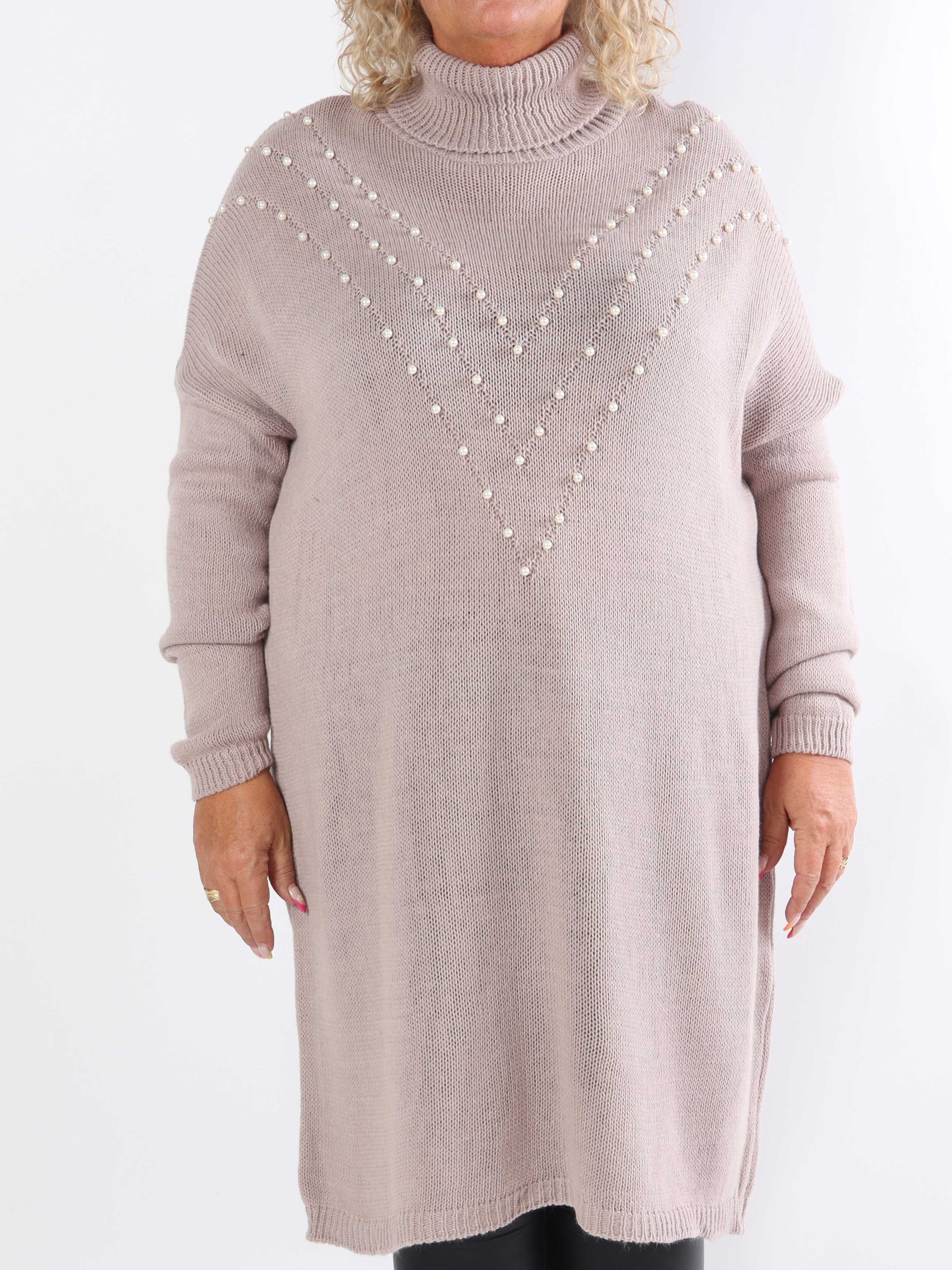 Desire - Strikkjole med turtleneck og hvide perler