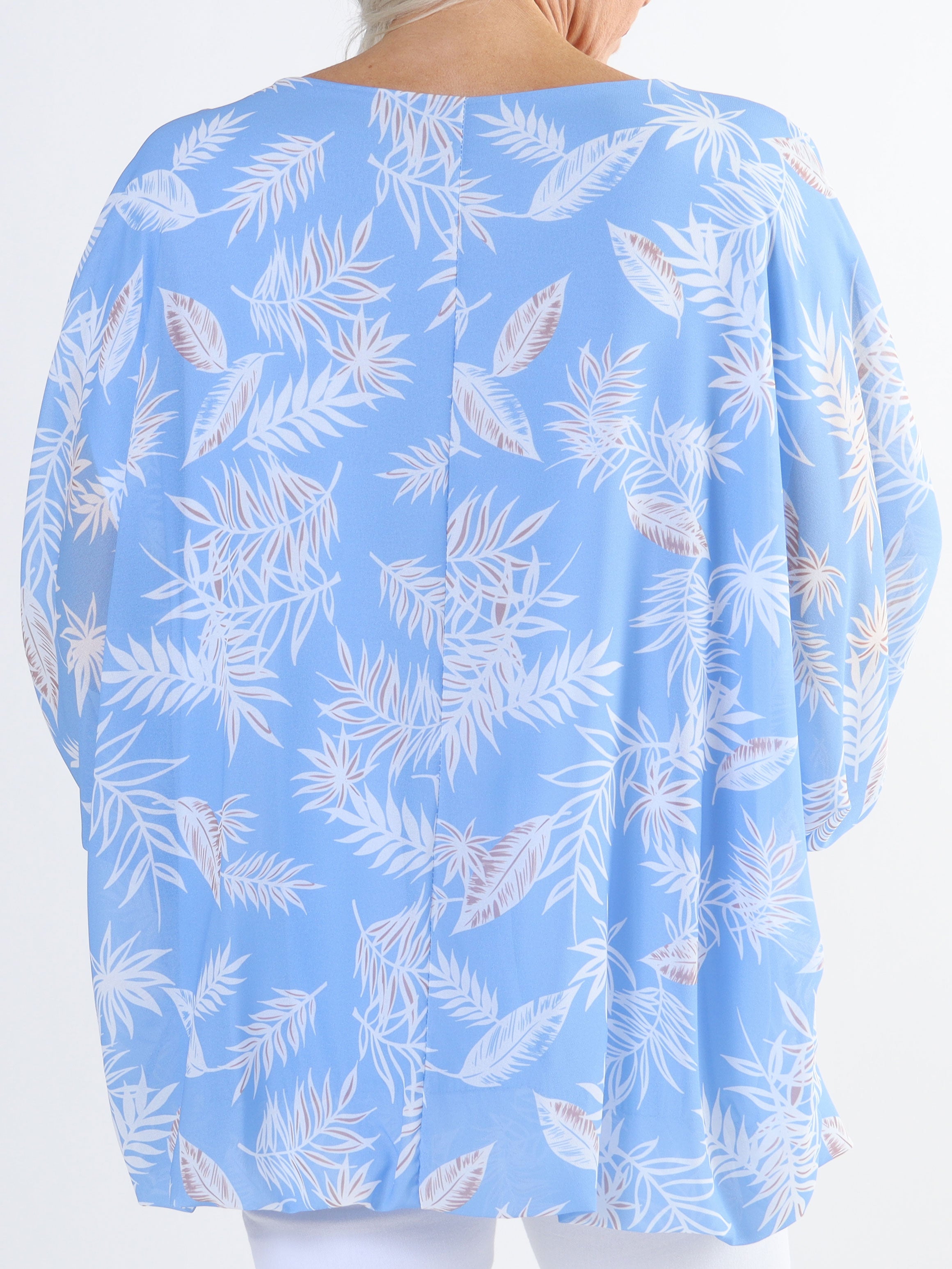 Destiny Leaf - Plus size bluse i chiffon med bladmønster