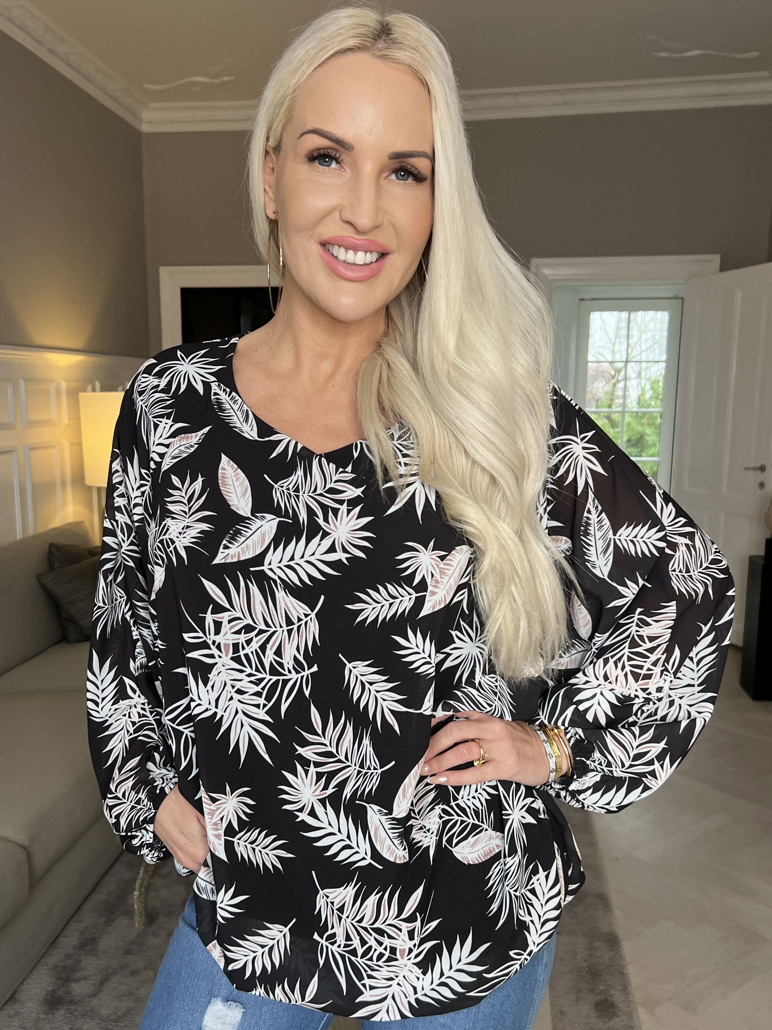 Destiny Leaf - Bluse i chiffon med bladmønster