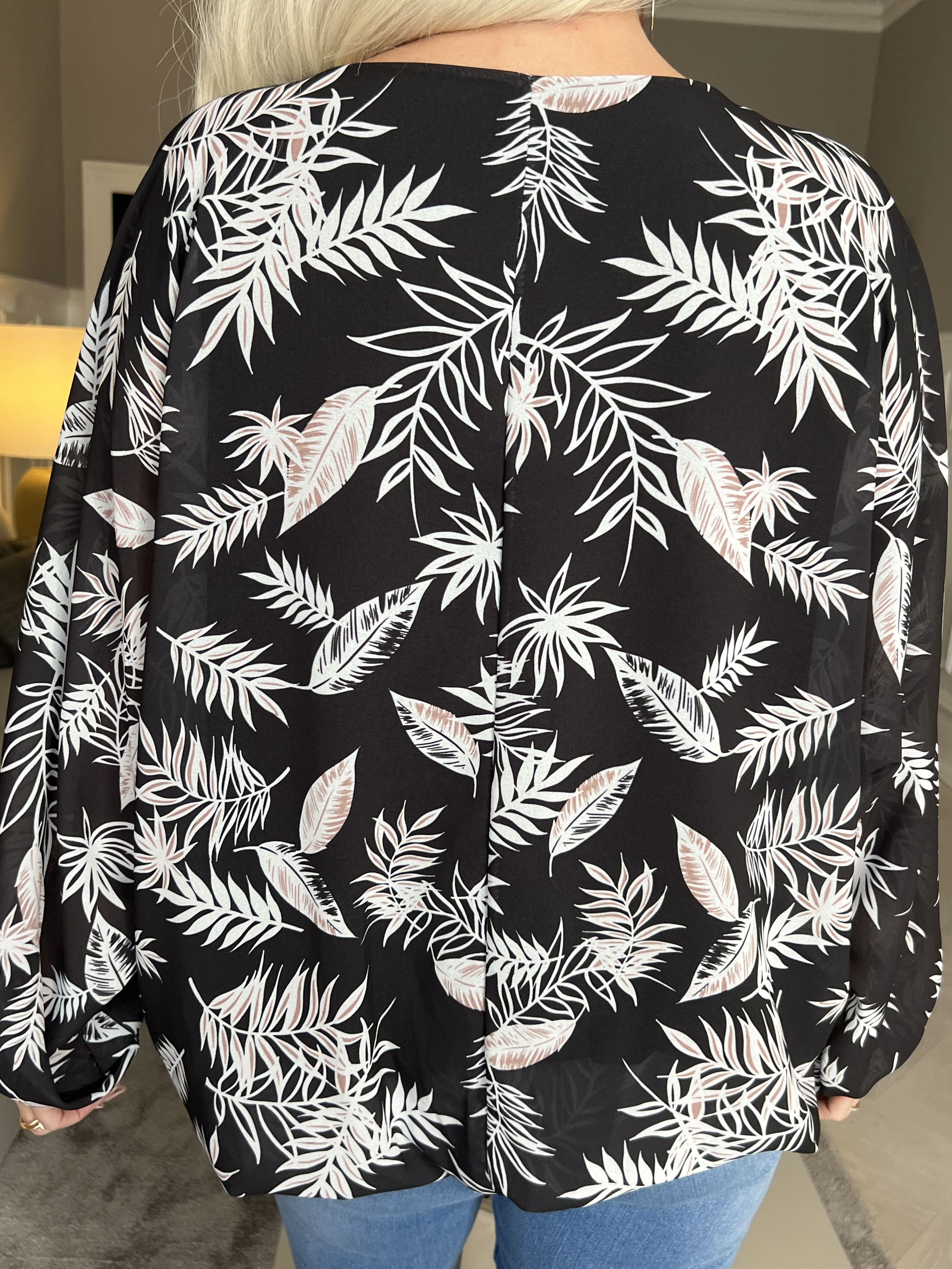 Destiny Leaf - Bluse i chiffon med bladmønster