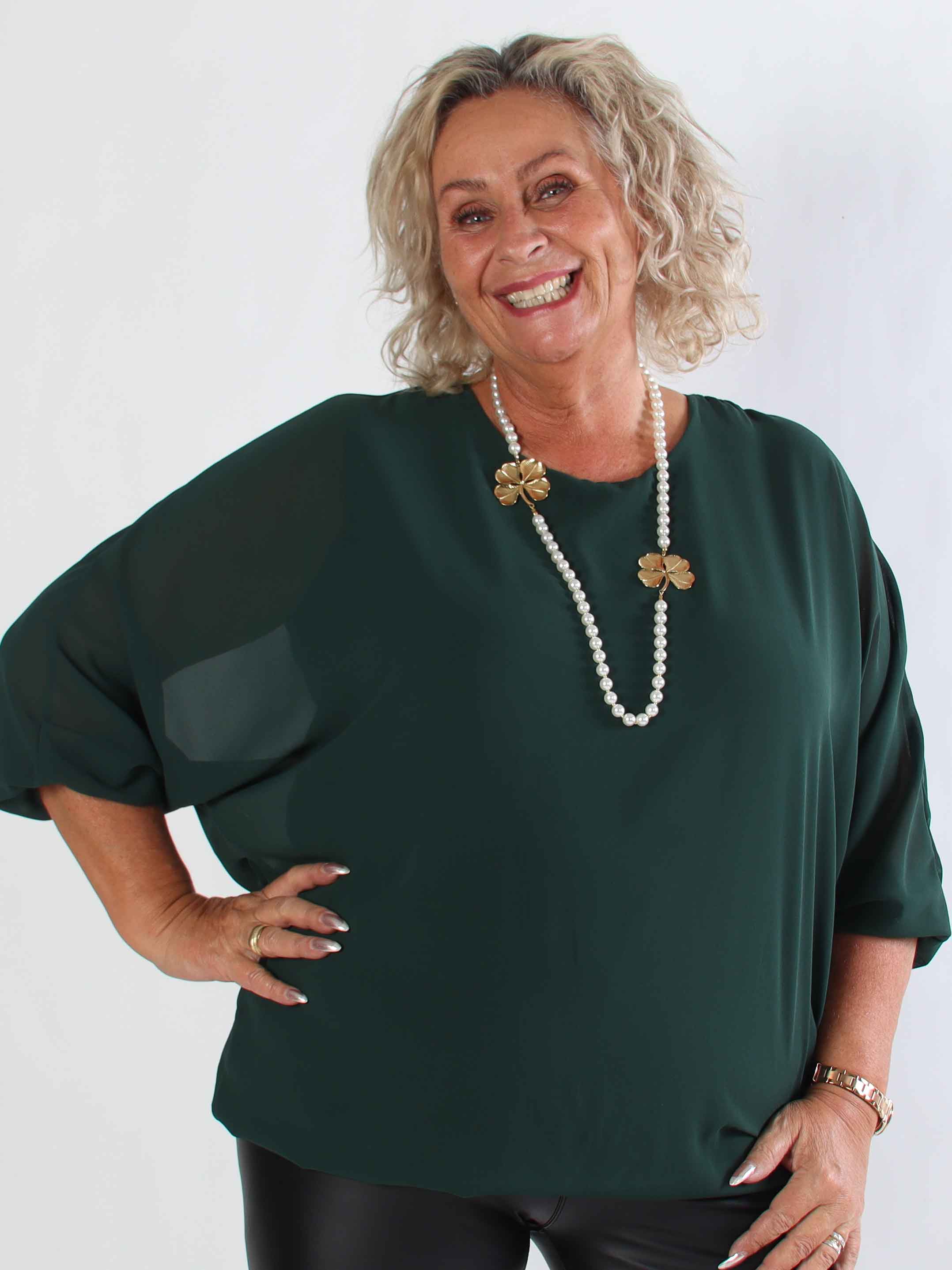 Destiny Plain - Plus size bluse i chiffon med flagermusærmer