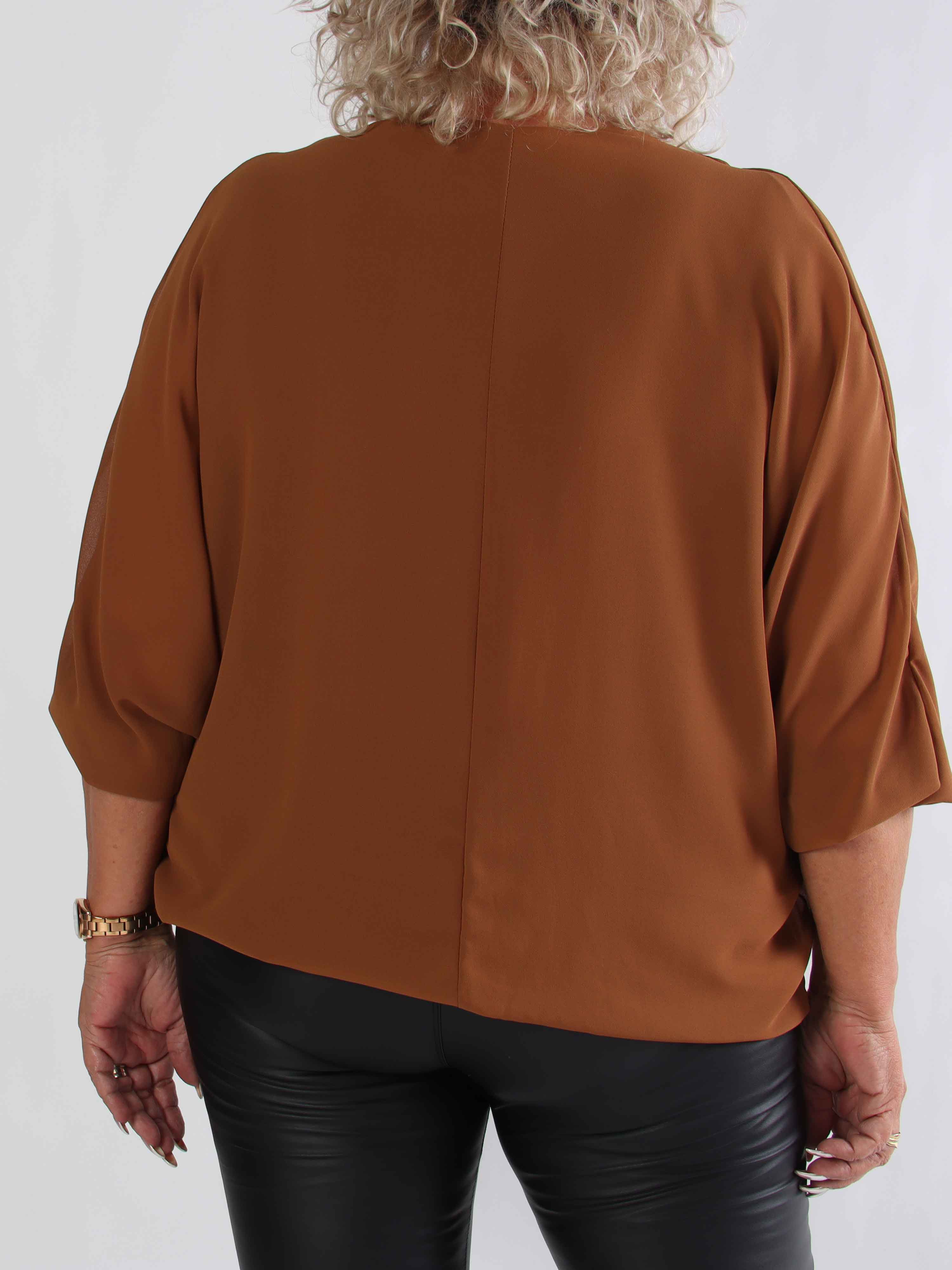 Destiny Plain - Plus size bluse i chiffon med flagermusærmer